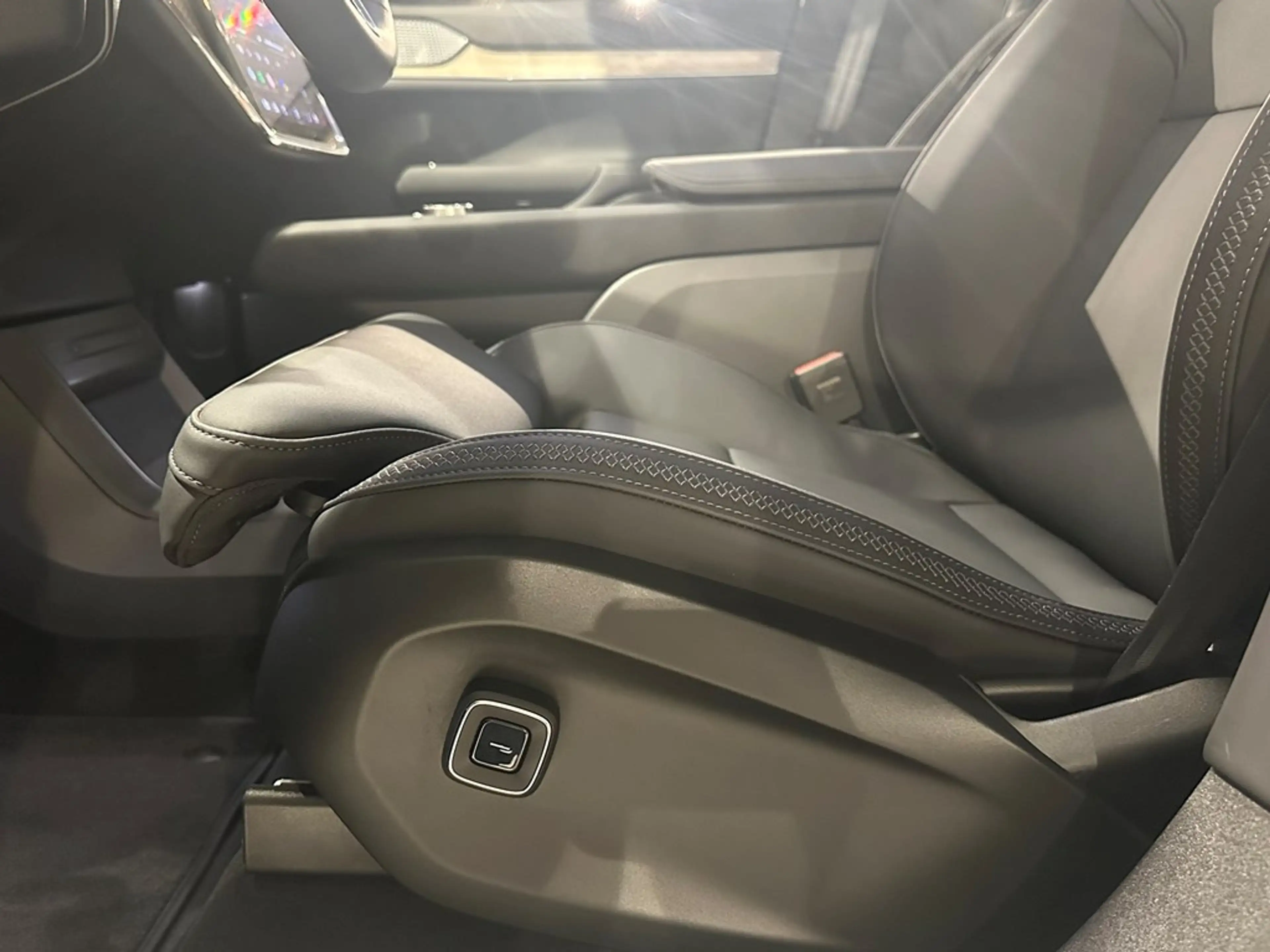 Volvo EX90 Recharge Twin Ultra + LUCHTVERING + B&W ++ SOLD ++ — photo 6