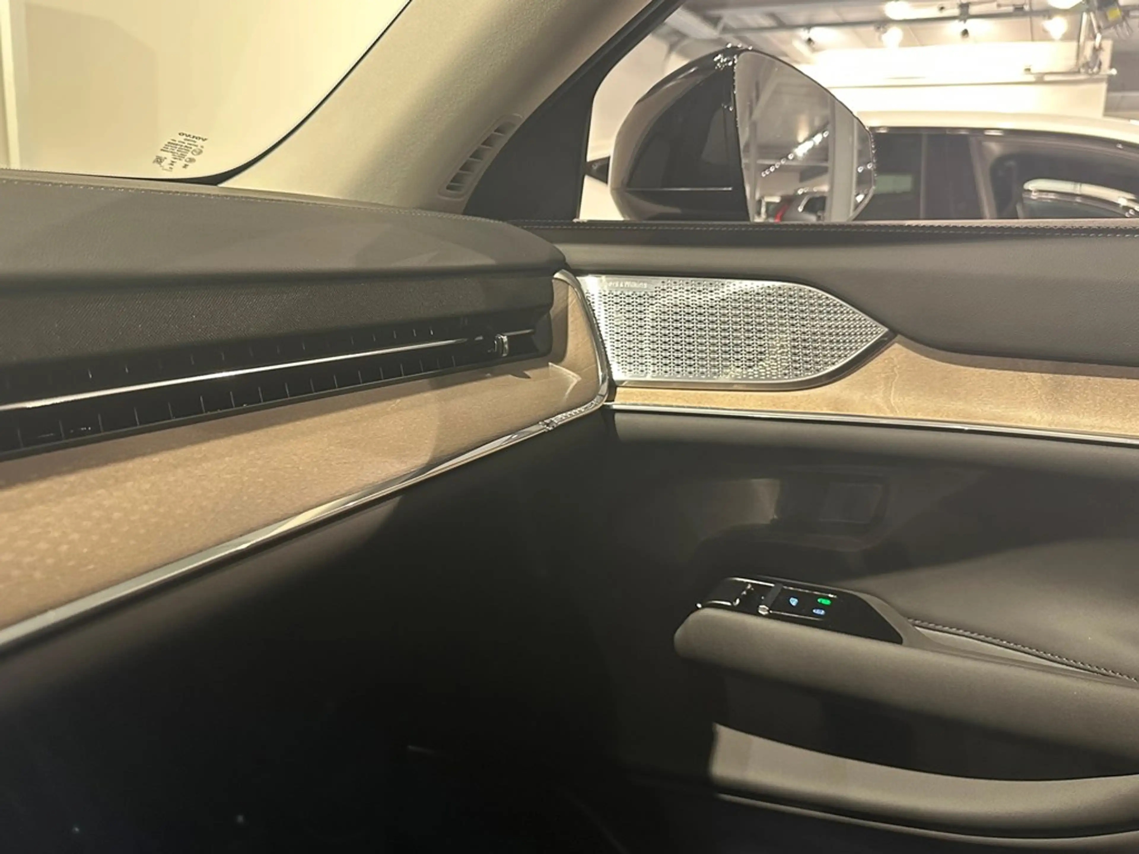 Volvo EX90 Recharge Twin Ultra + LUCHTVERING + B&W ++ SOLD ++ — photo 13