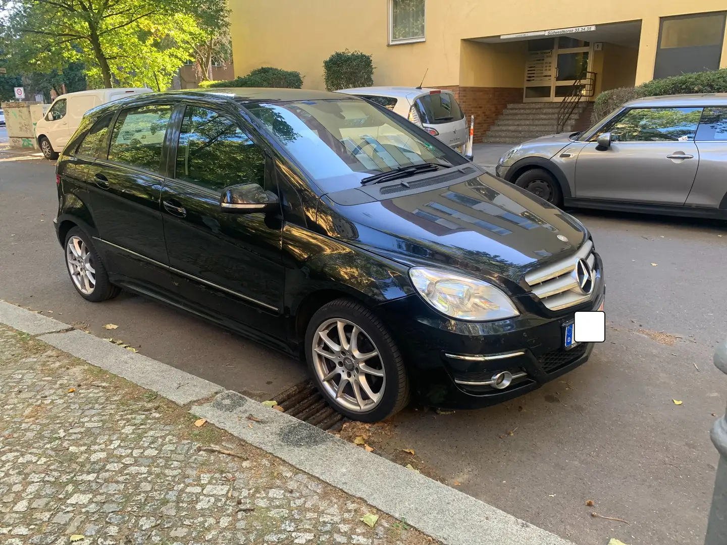 Mercedes-Benz B 200 Leder+Panoramadach+1Hand+1Jahr Garantie+TÜV NEU Nero - 1