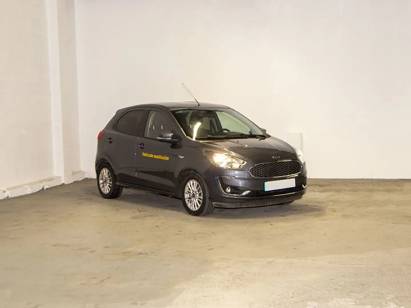 Ford Ka/Ka+ Ka+ 1.19 Ti-VCT Ultimate Gris - 2