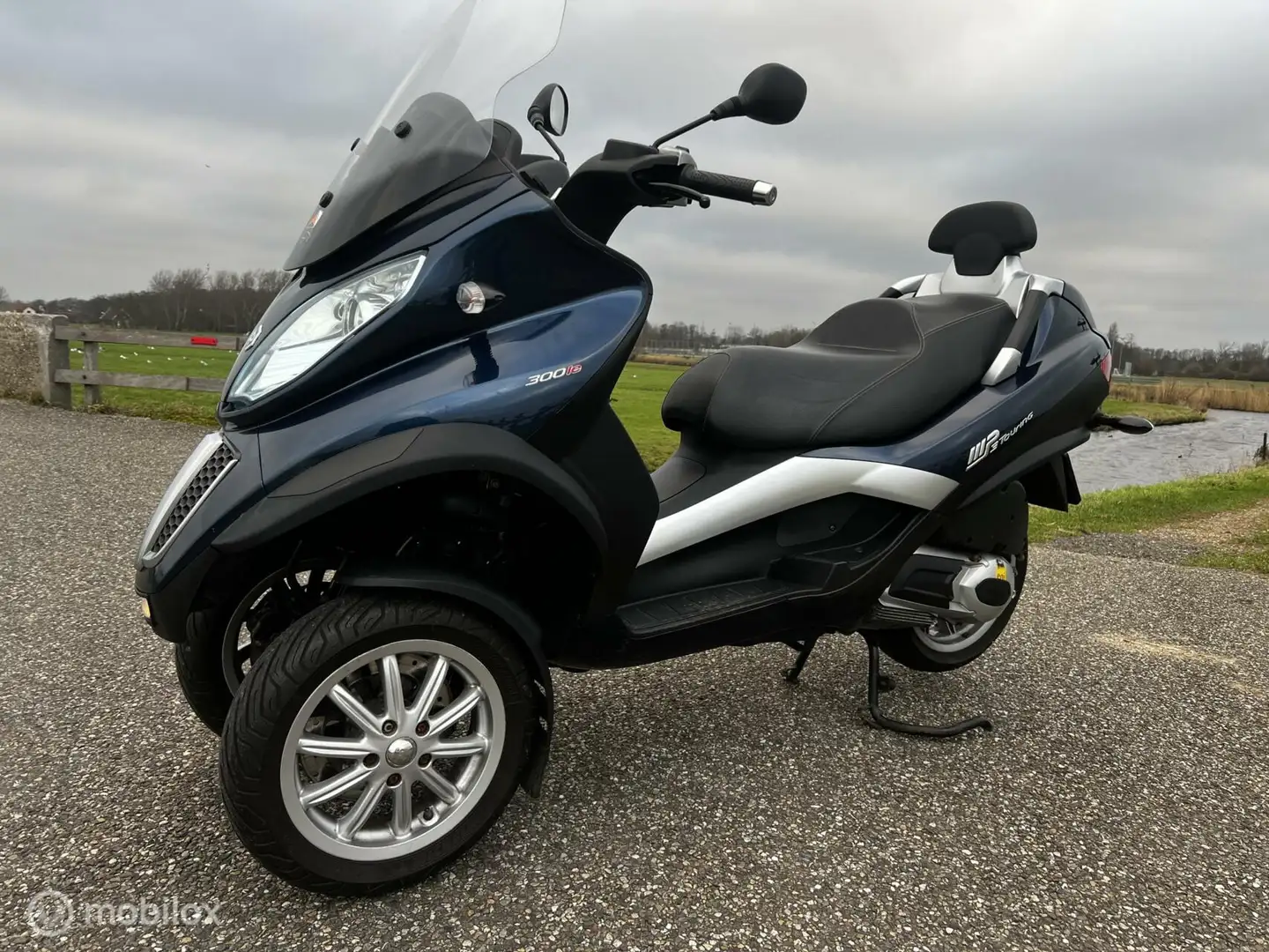 Piaggio MP3 300 LT - 1