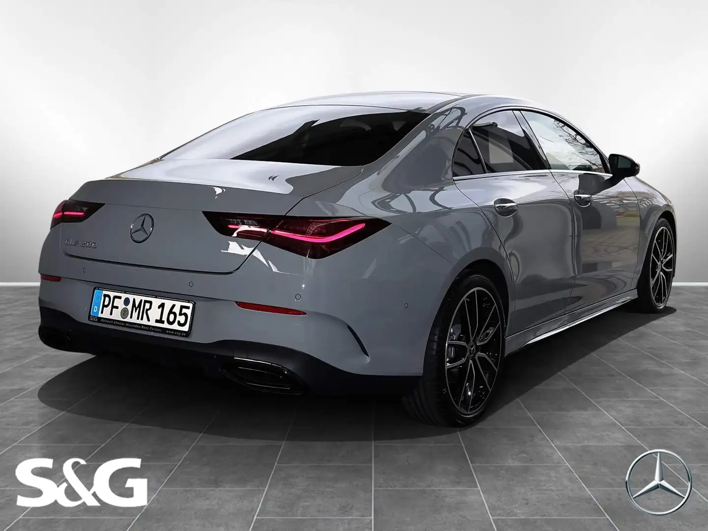 Mercedes-Benz CLA 200 Coupé AMG MBUX+RüKam+LED+Pano+Night+DAB Grau - 2