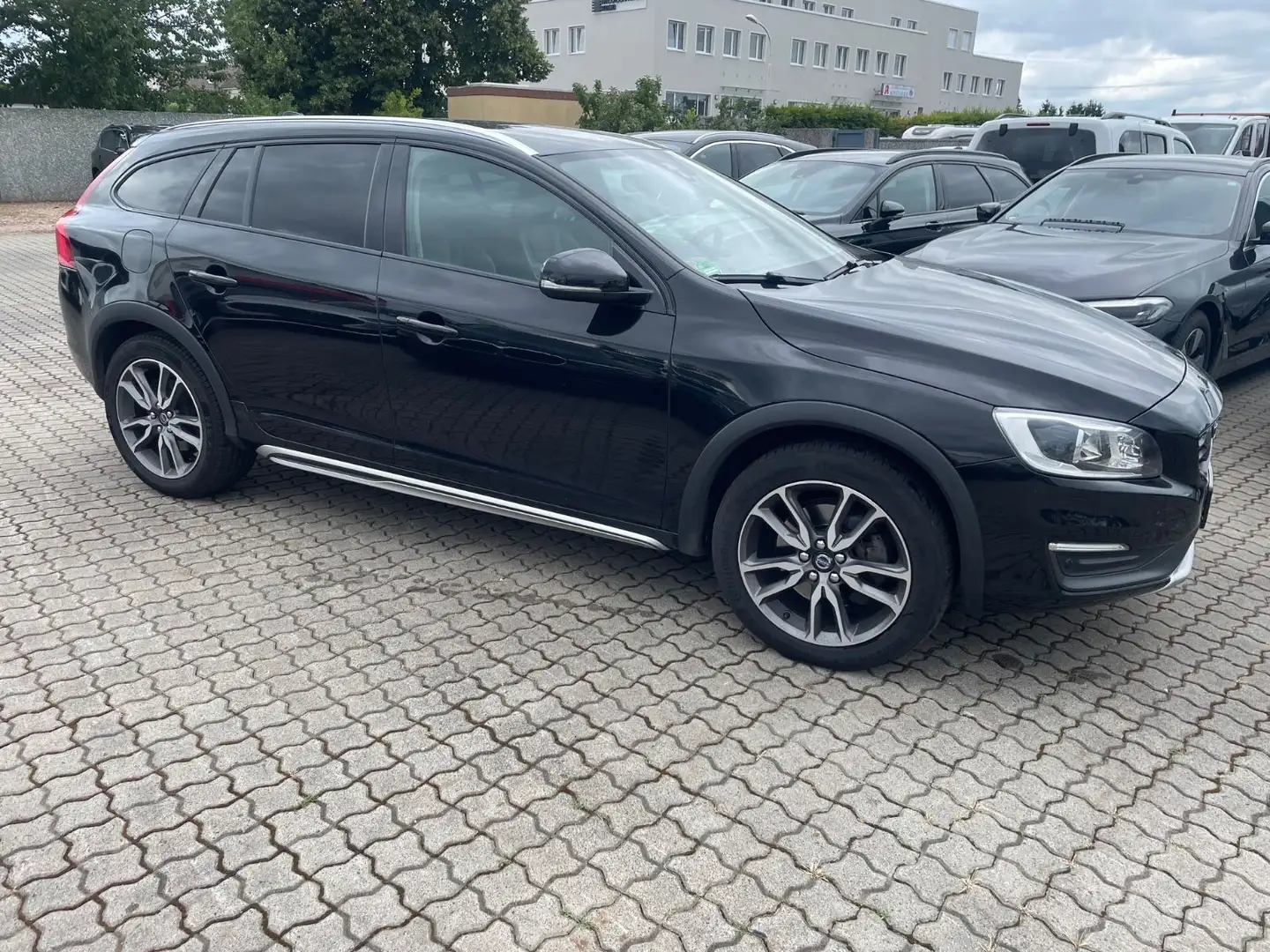 Volvo V60 Cross Country Leder Navi Kamera Zwart - 1