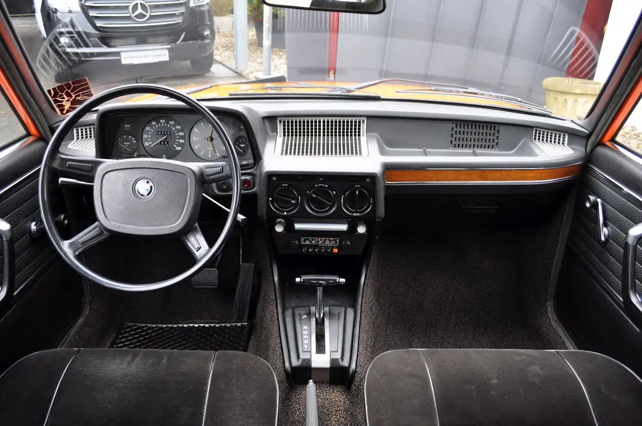 BMW 520 "unverbastelter Originalzustand aus 1. Hand", foto 10