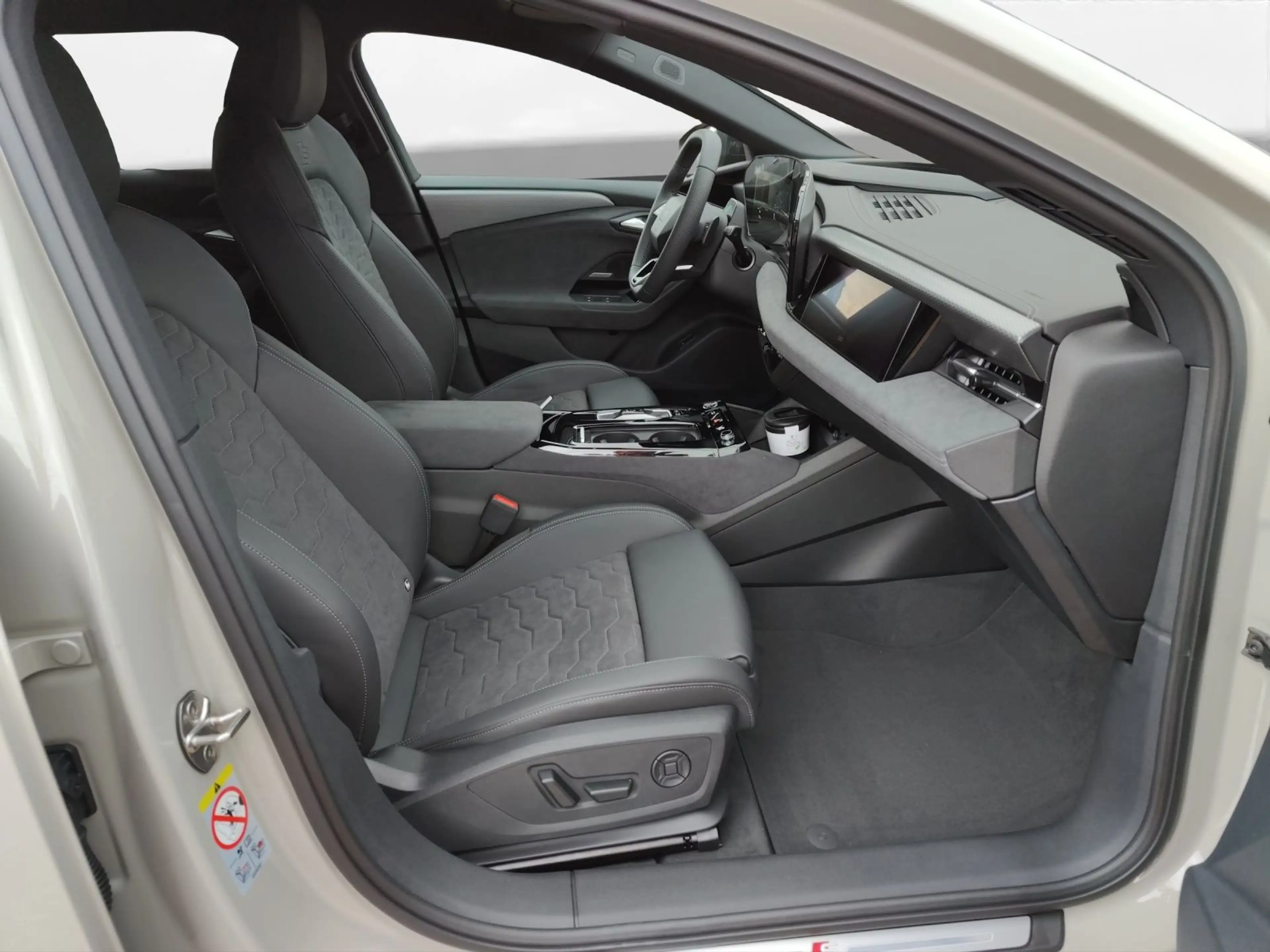 Audi A6 e-tron QUATTRO+S-LINE+AHK+LUFT+AR-HUD+ — photo 12