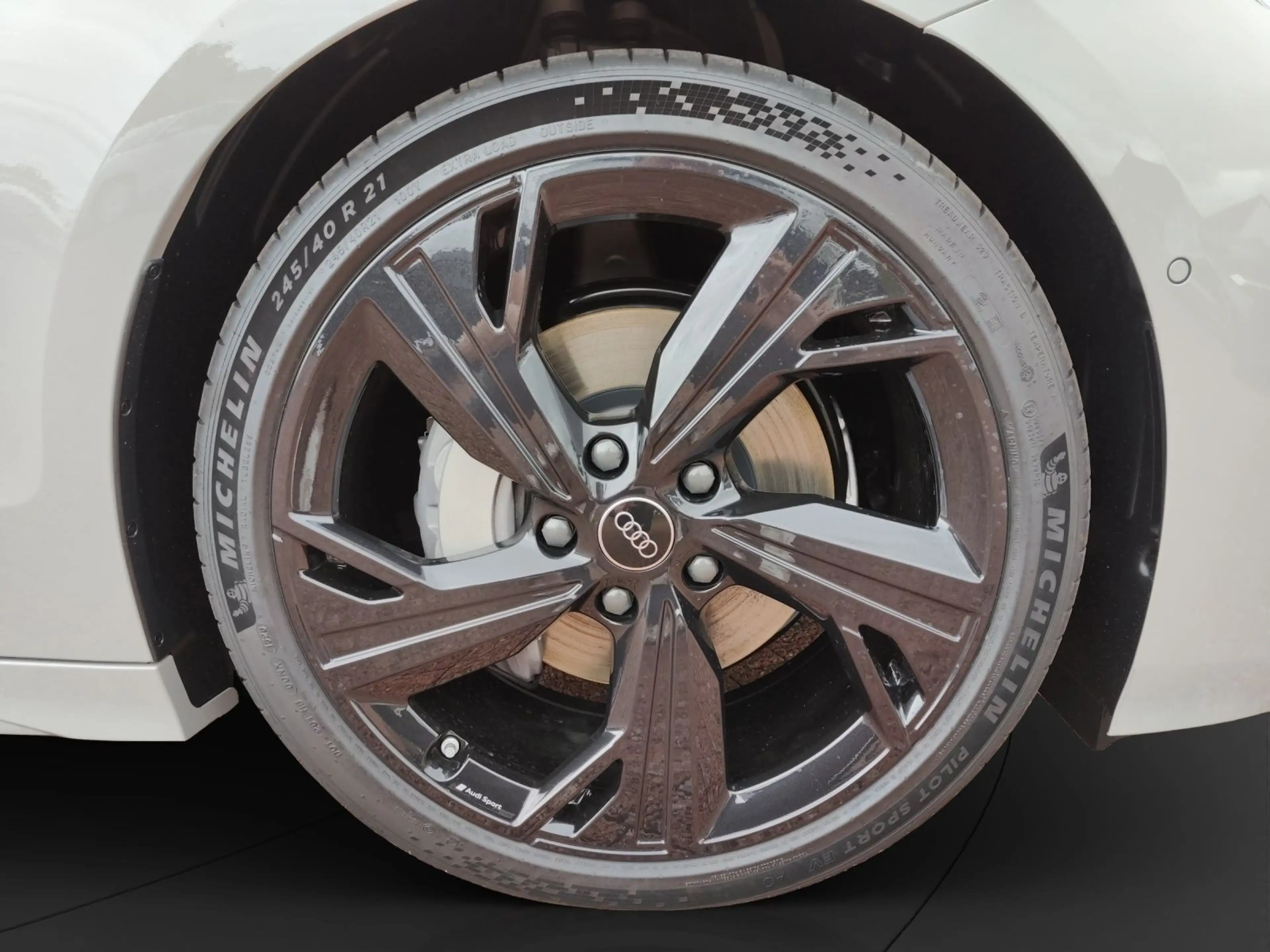 Audi A6 e-tron QUATTRO+S-LINE+AHK+LUFT+AR-HUD+ — photo 14