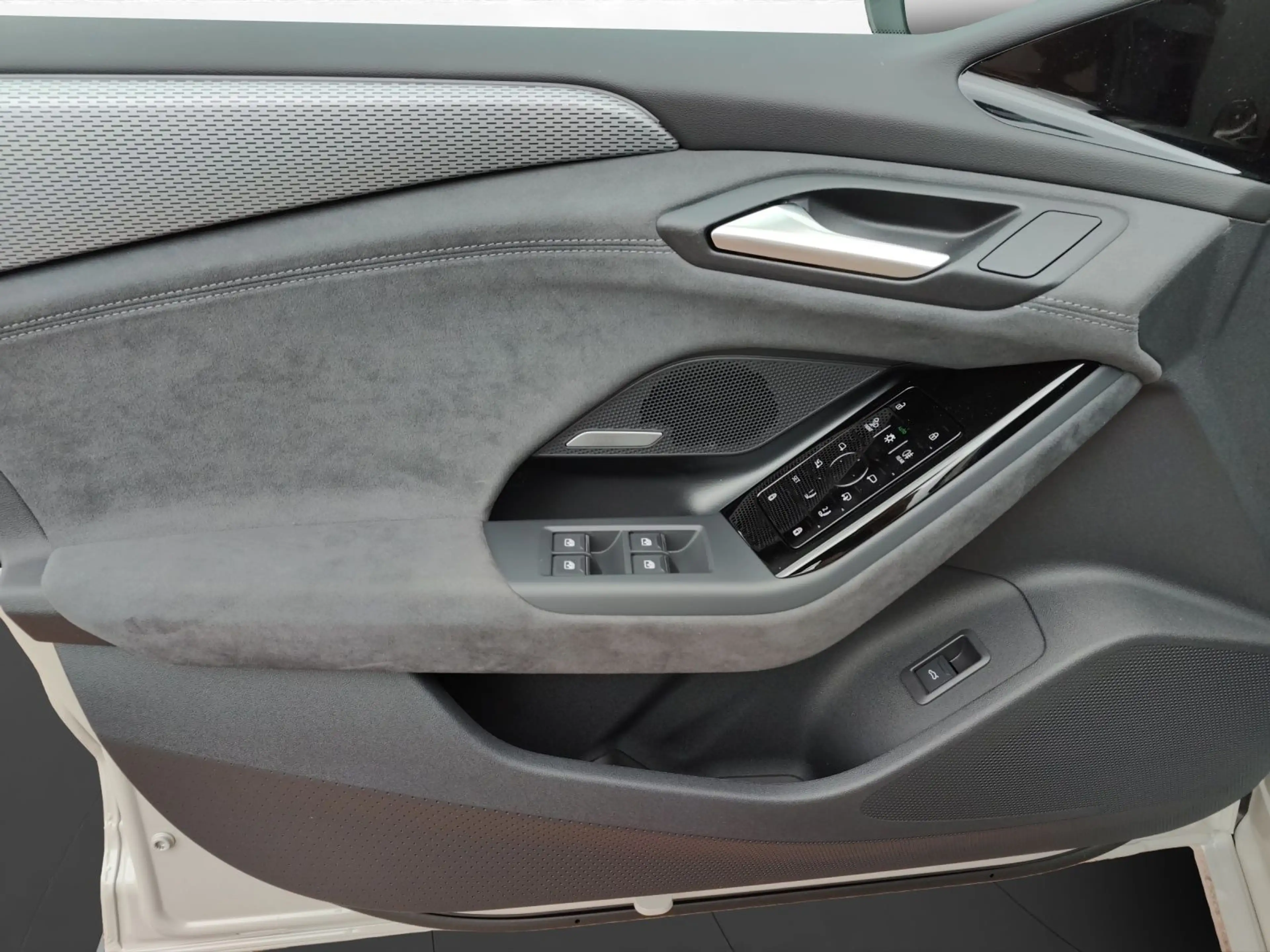 Audi A6 e-tron QUATTRO+S-LINE+AHK+LUFT+AR-HUD+ — photo 3