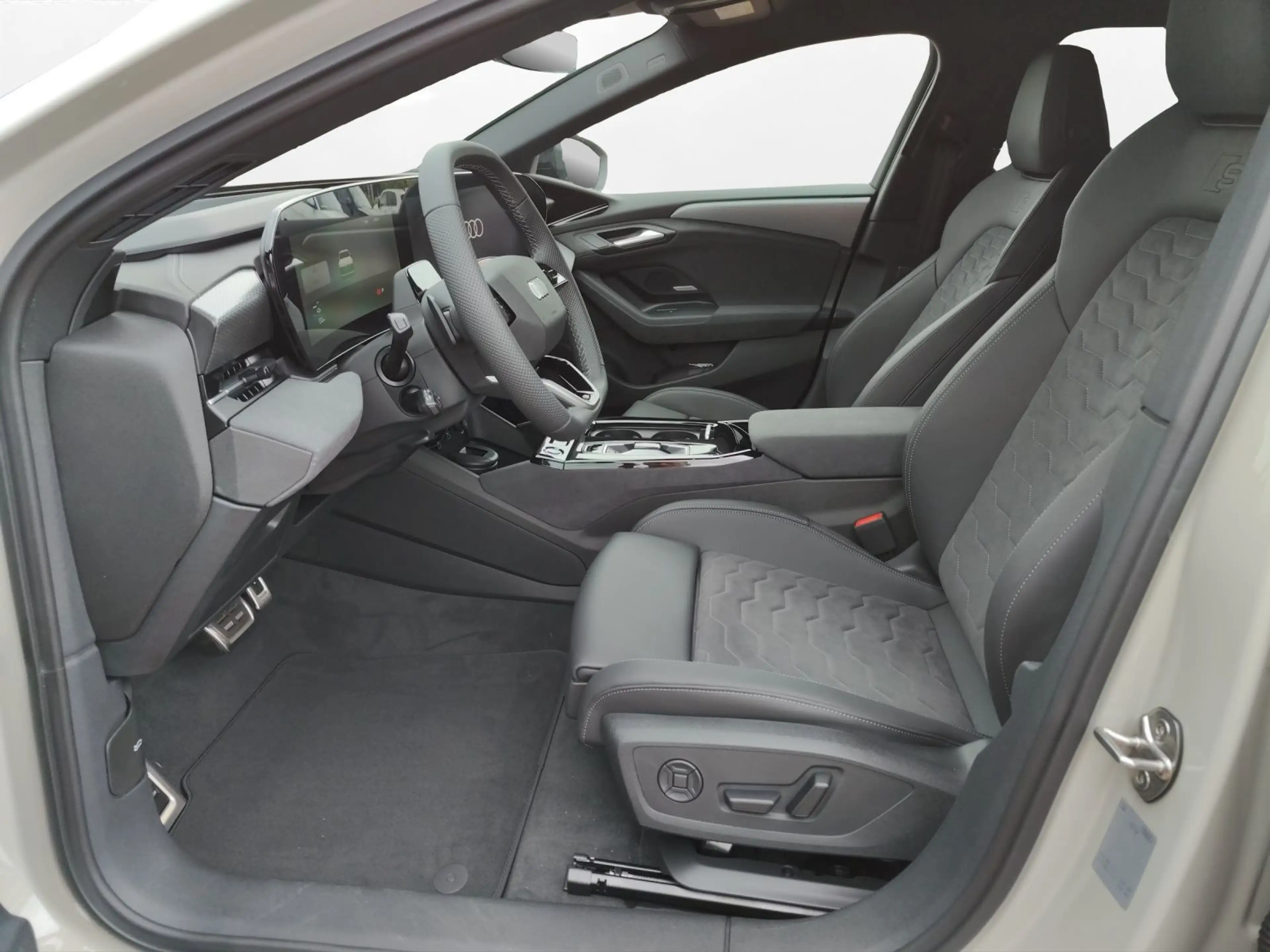 Audi A6 e-tron QUATTRO+S-LINE+AHK+LUFT+AR-HUD+ — photo 2