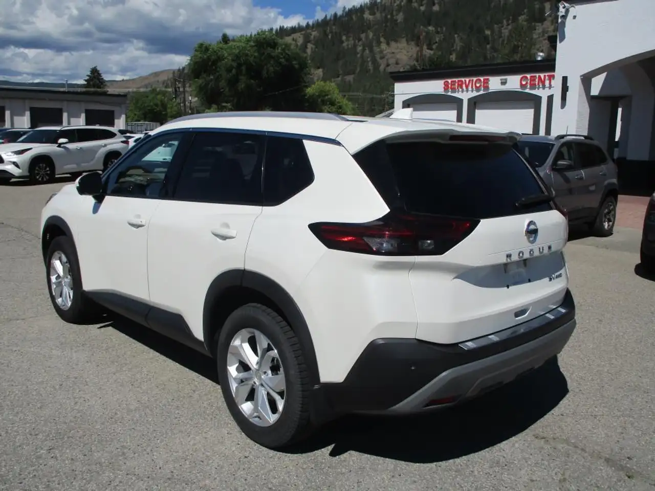 Nissan Rogue снимка Nissan Rogue