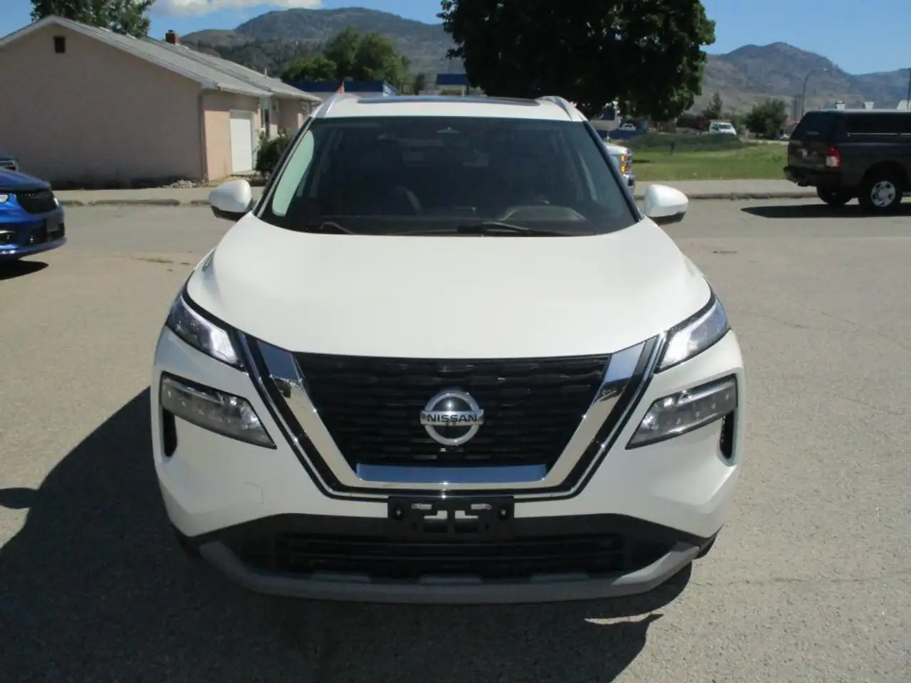 Nissan Rogue снимка Nissan Rogue