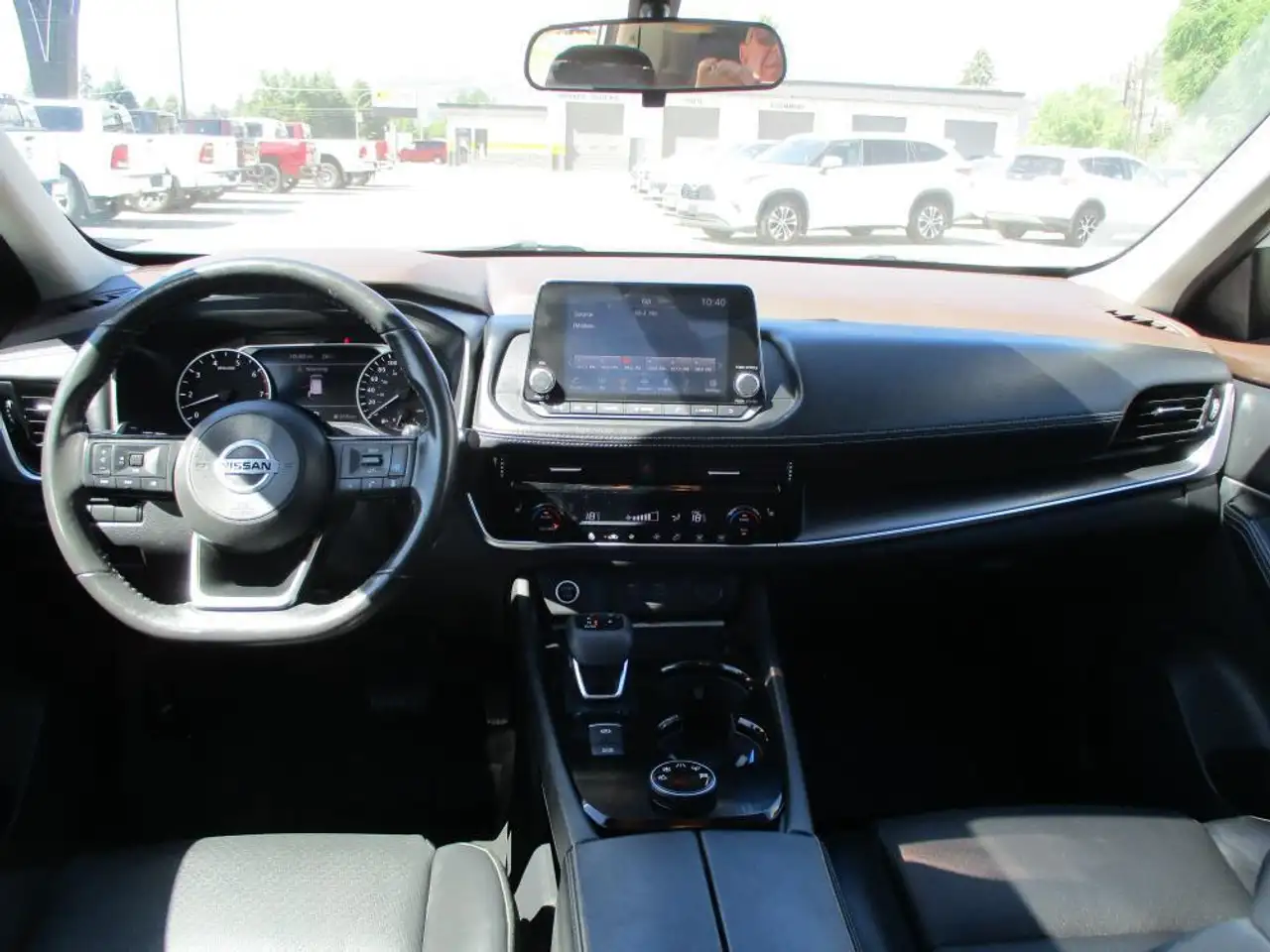 Nissan Rogue снимка Nissan Rogue