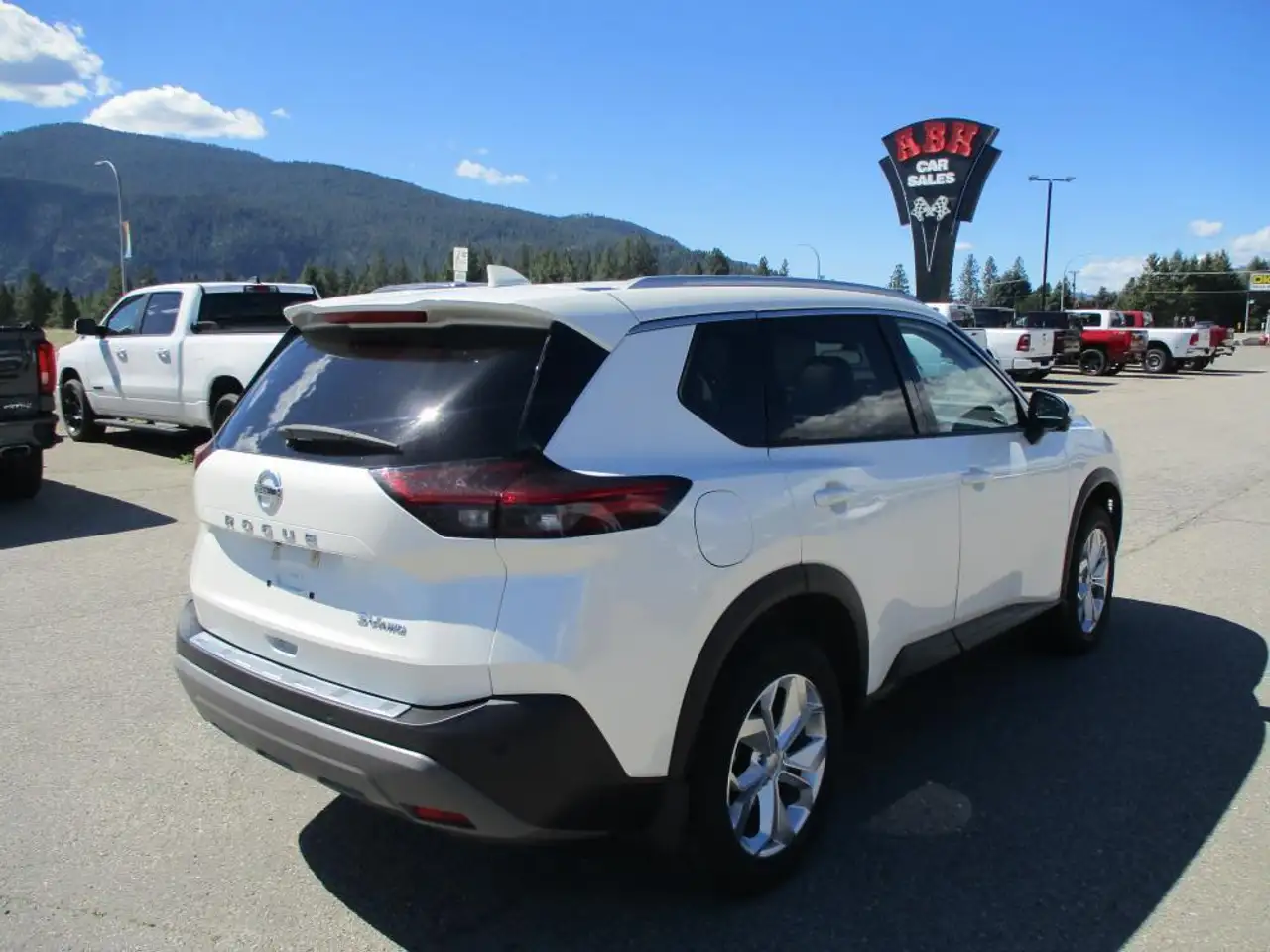 Nissan Rogue снимка Nissan Rogue