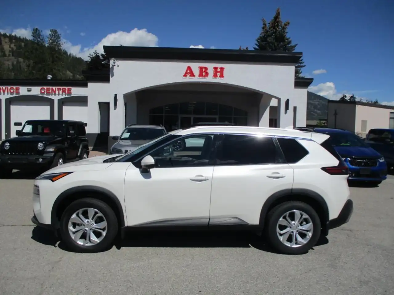 Nissan Rogue снимка Nissan Rogue