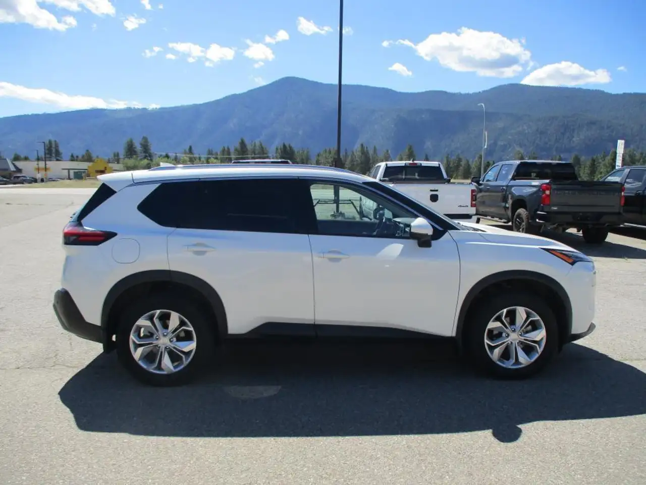 Nissan Rogue снимка Nissan Rogue