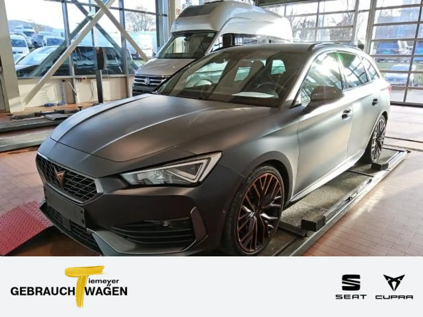 CUPRA Leon Sportstourer 2.0 TSI DSG VZ MATT KAMERA L19 Grau - 1
