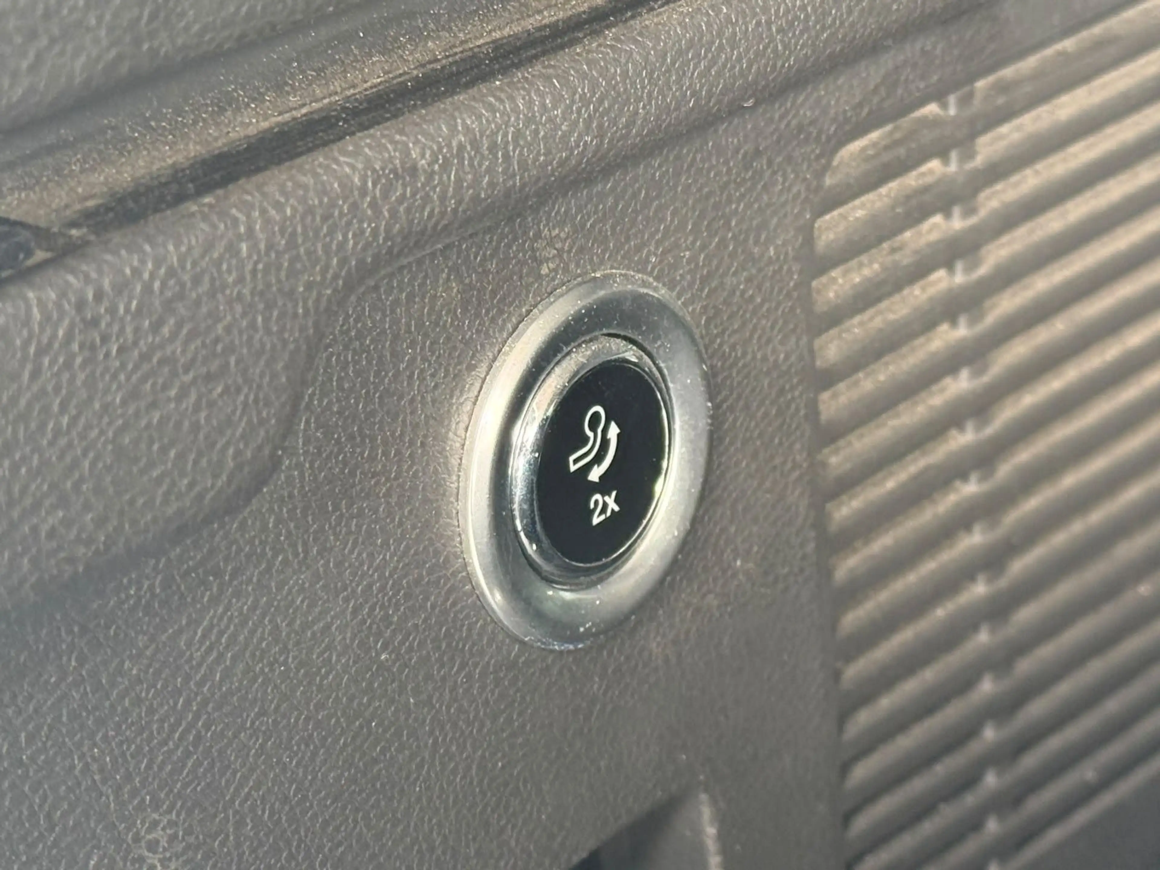 Ford Mondeo Turnier Titanium/Pano/Autom/LED/Kam/AHK — photo 9