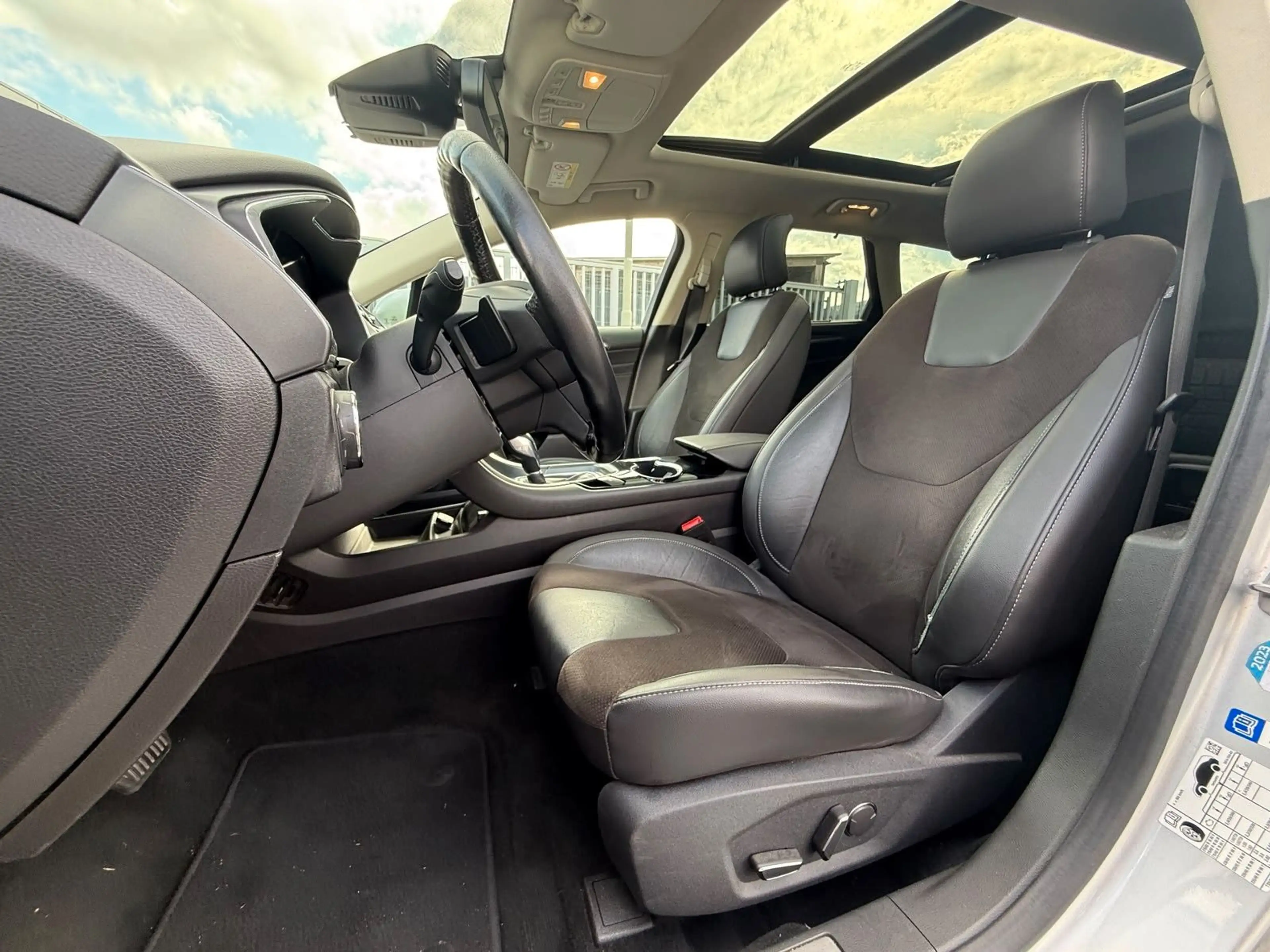Ford Mondeo Turnier Titanium/Pano/Autom/LED/Kam/AHK — photo 14