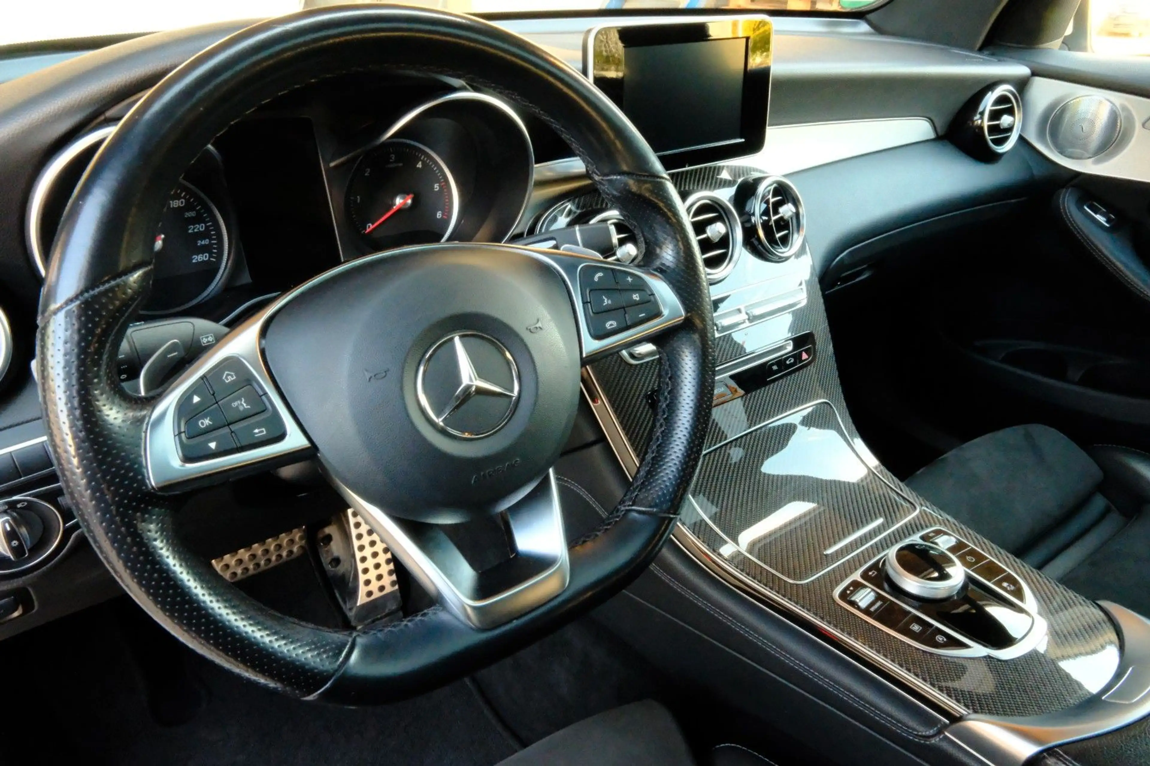 Mercedes-Benz GLC 250 d 4Matic AMG Line | Panorama | Burmester — photo 12