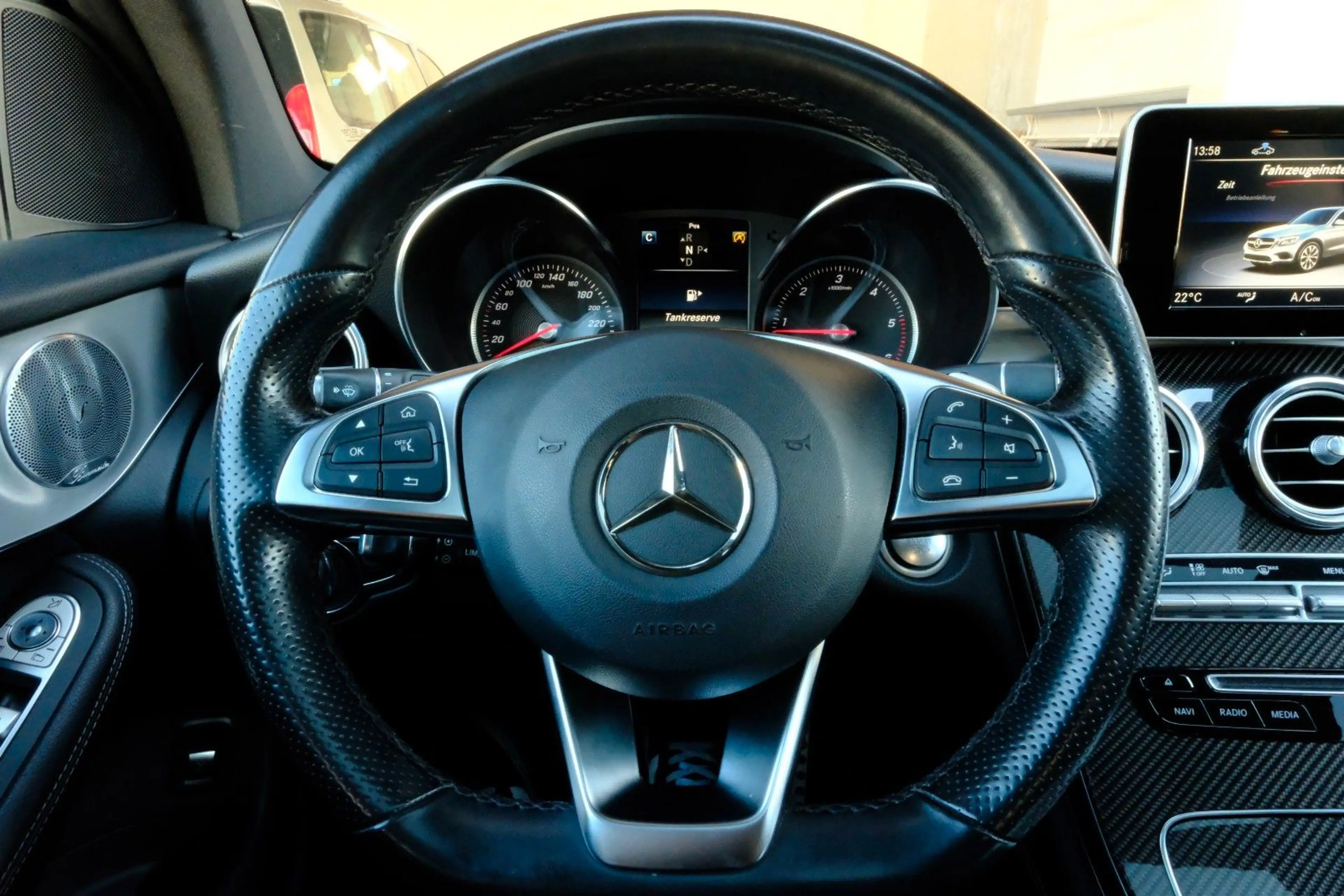 Mercedes-Benz GLC 250 d 4Matic AMG Line | Panorama | Burmester — photo 13