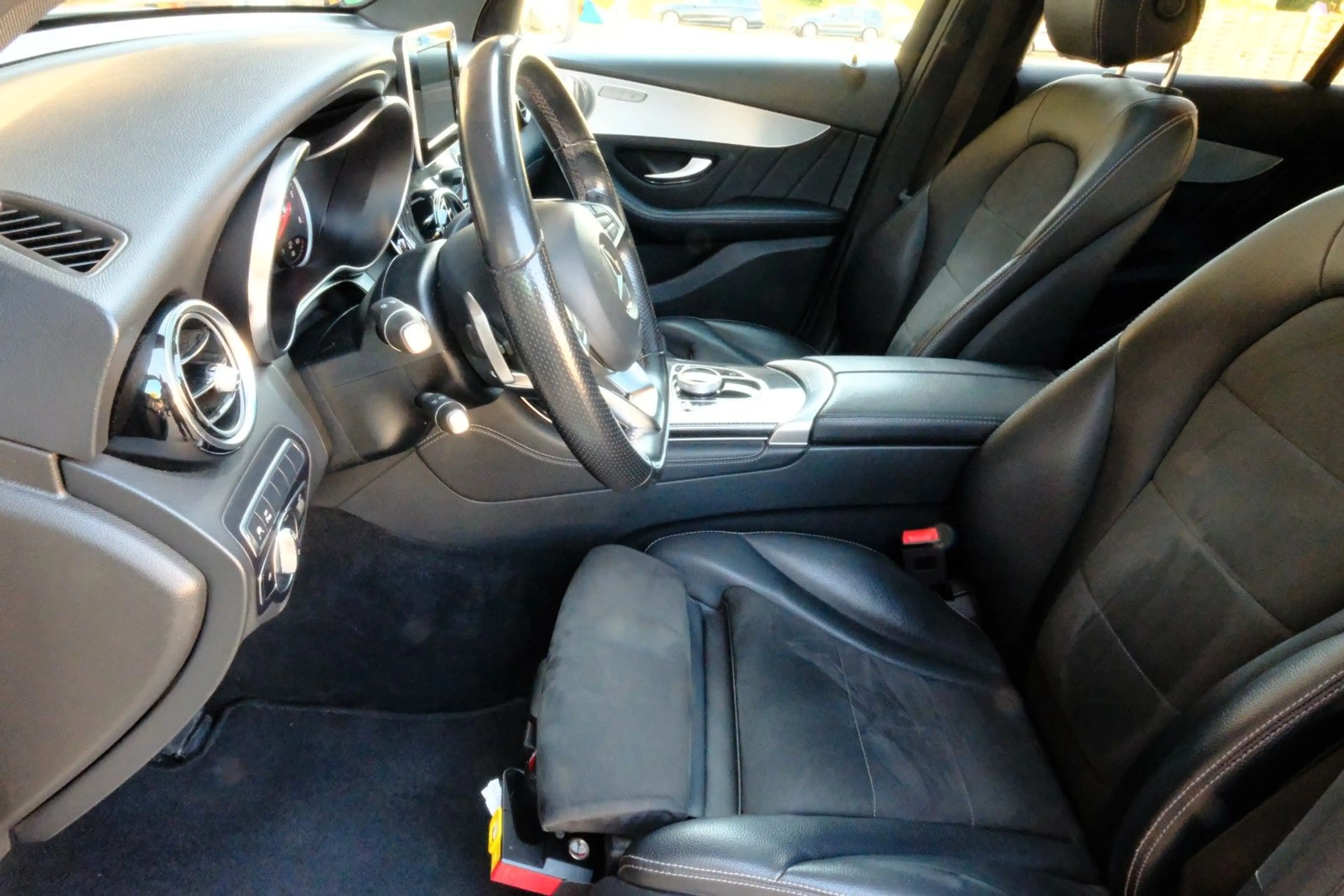 Mercedes-Benz GLC 250 d 4Matic AMG Line | Panorama | Burmester — photo 5