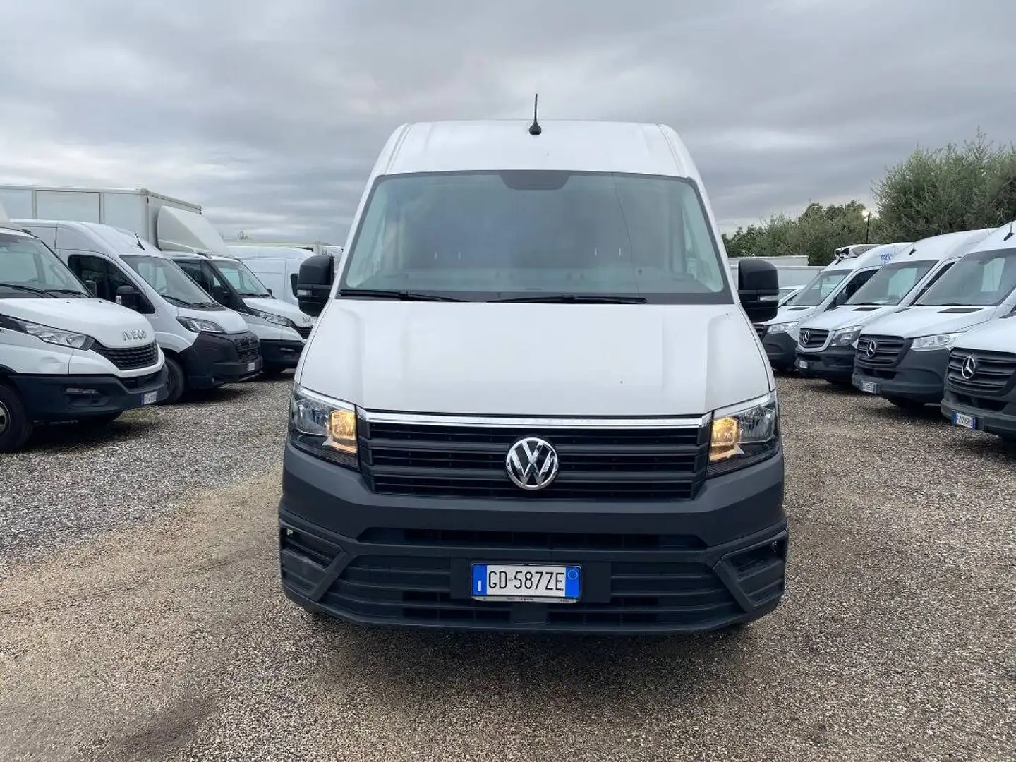 Volkswagen Crafter 30 2.0 tdi 140cv L3H3 Logistic my19 +iva Blanco - 2