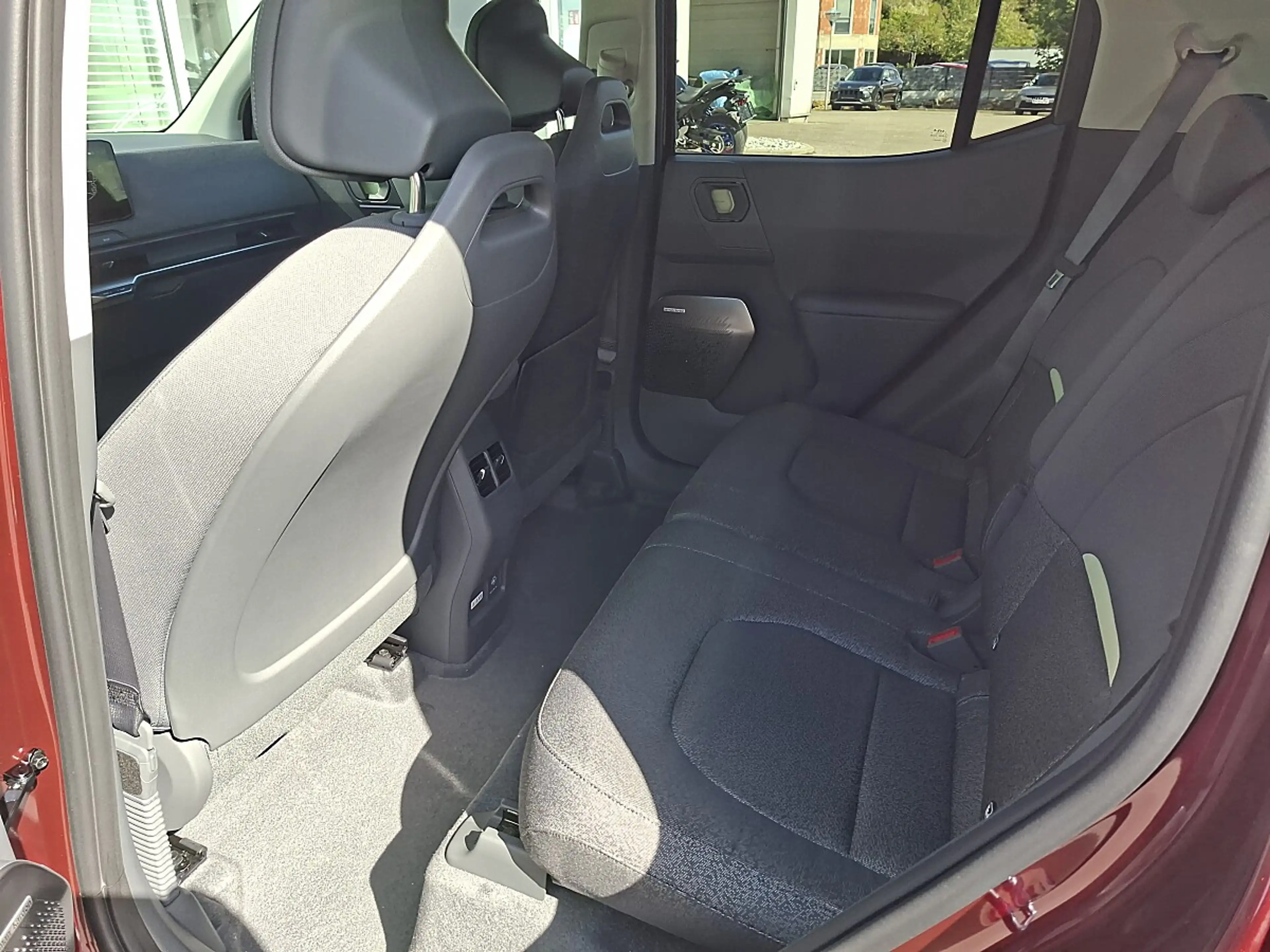 Kia EV2 4S FWD 61kWh Earth Plus — photo 14