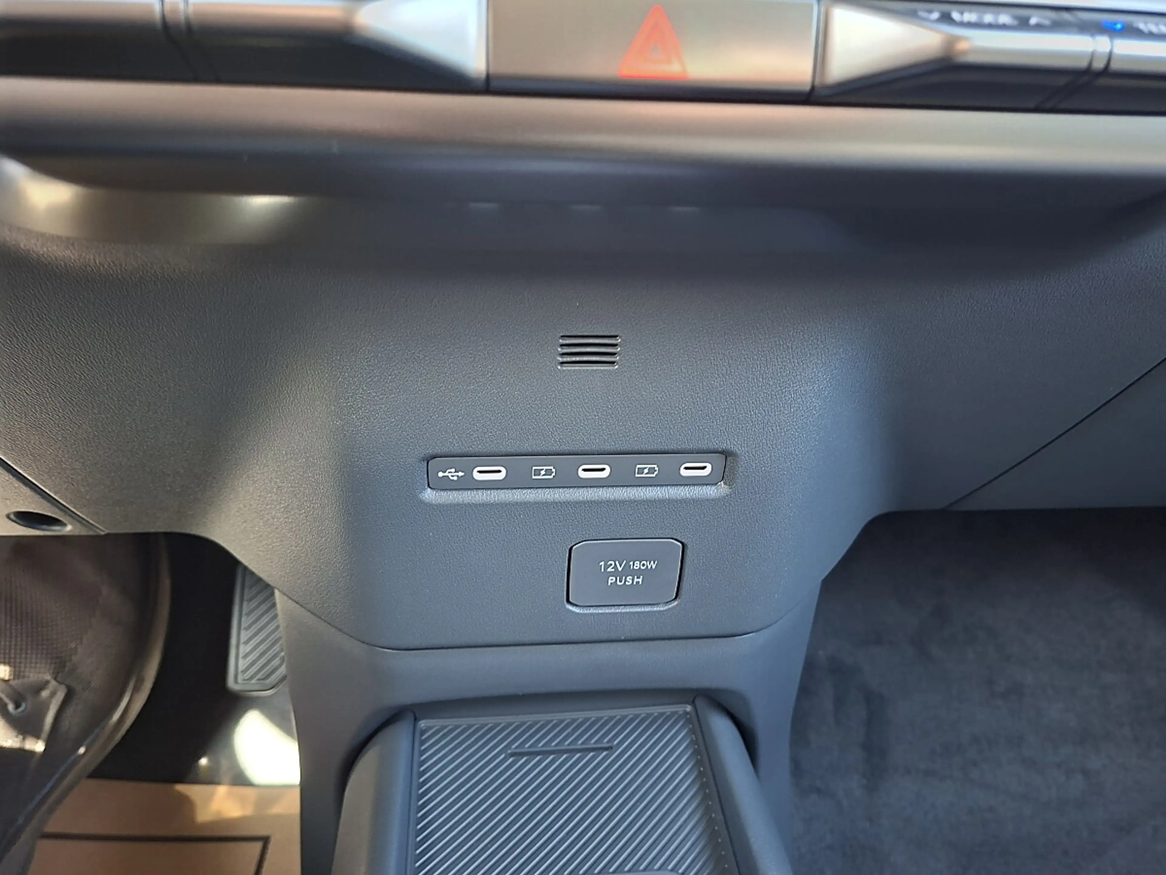 Kia EV2 4S FWD 61kWh Earth Plus — photo 13