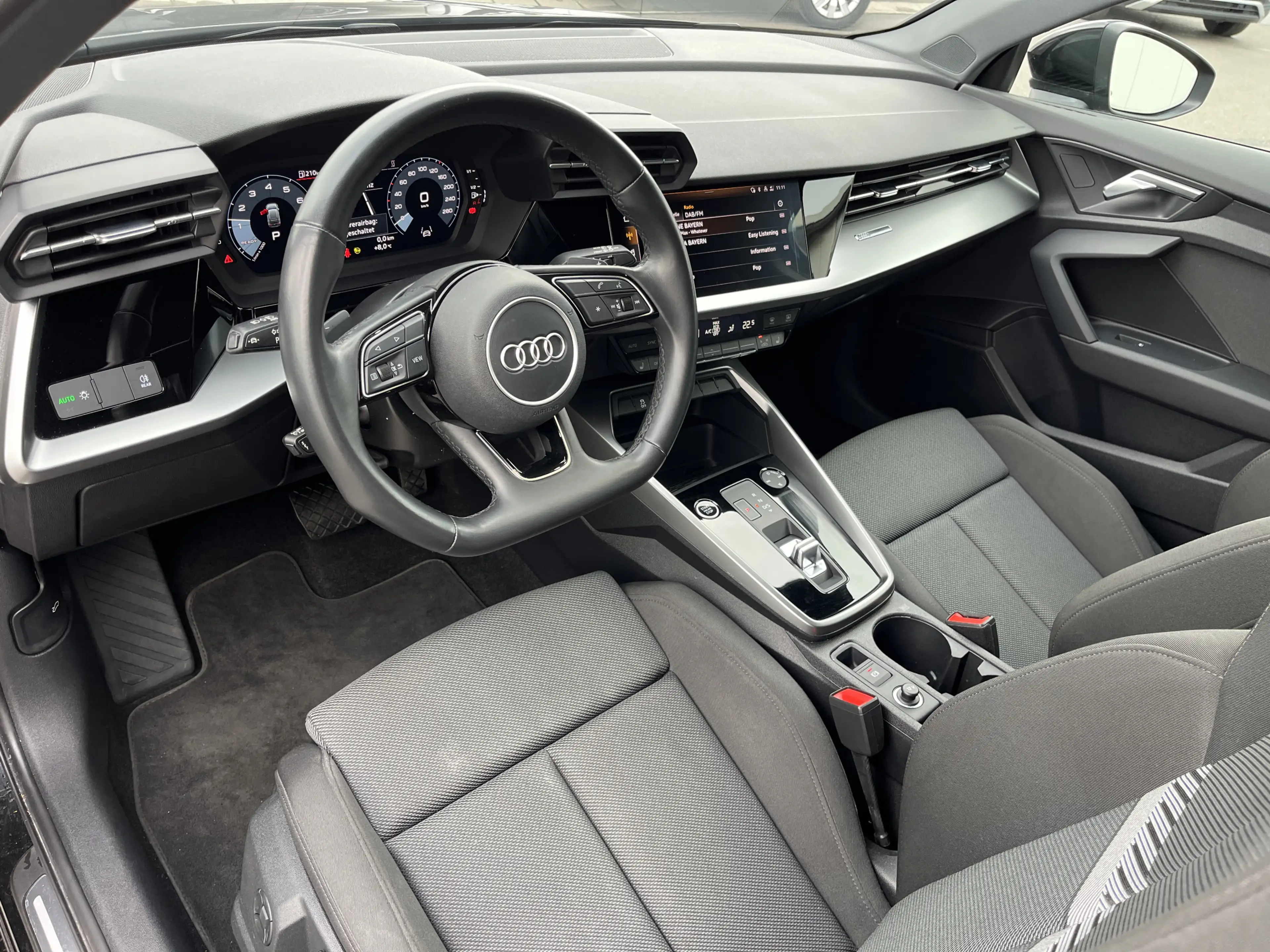 Audi A3 Sportback 35 1.5 TFSI S tronic S-Line Optik 144€ — photo 12