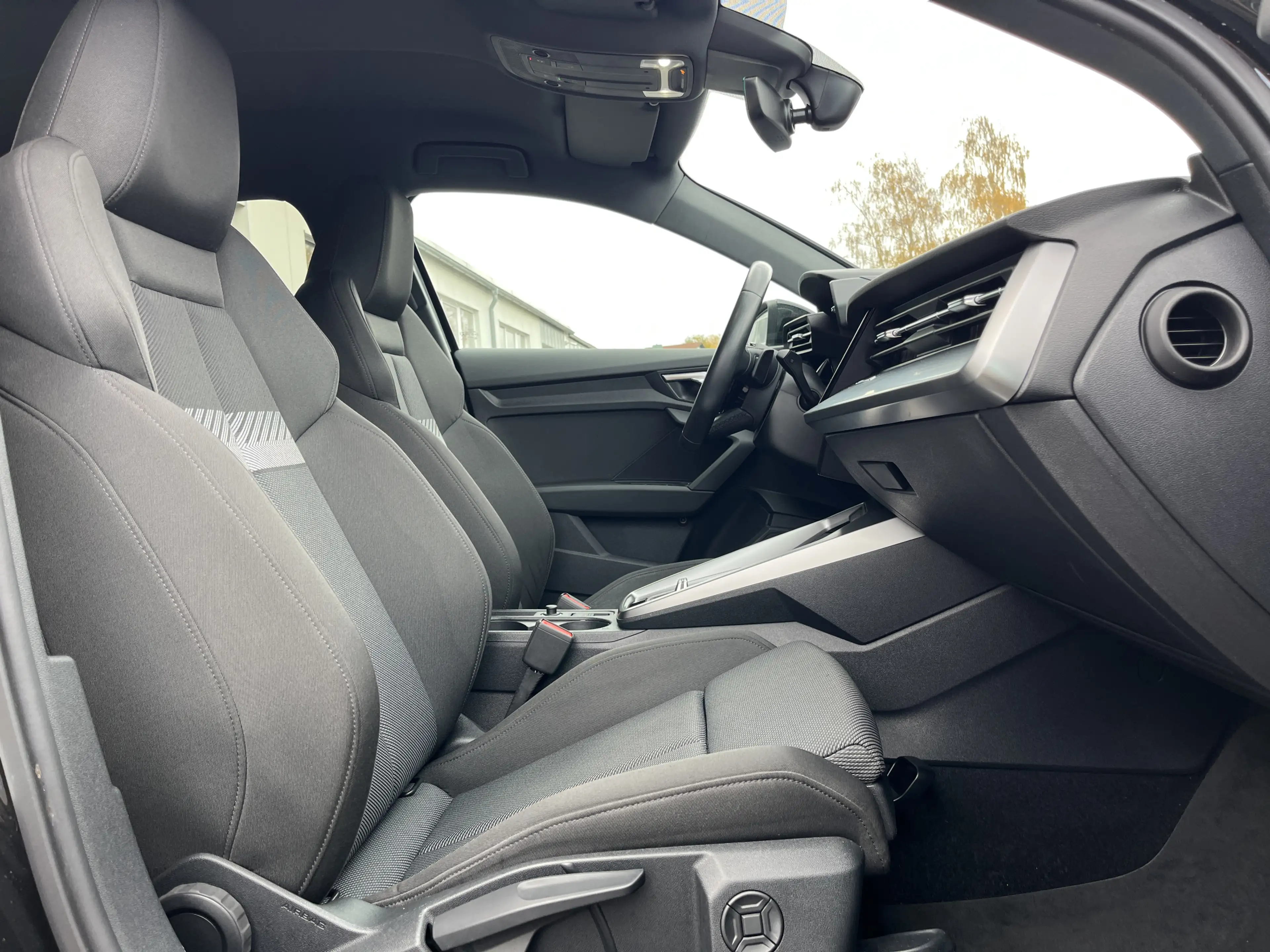 Audi A3 Sportback 35 1.5 TFSI S tronic S-Line Optik 144€ — photo 15