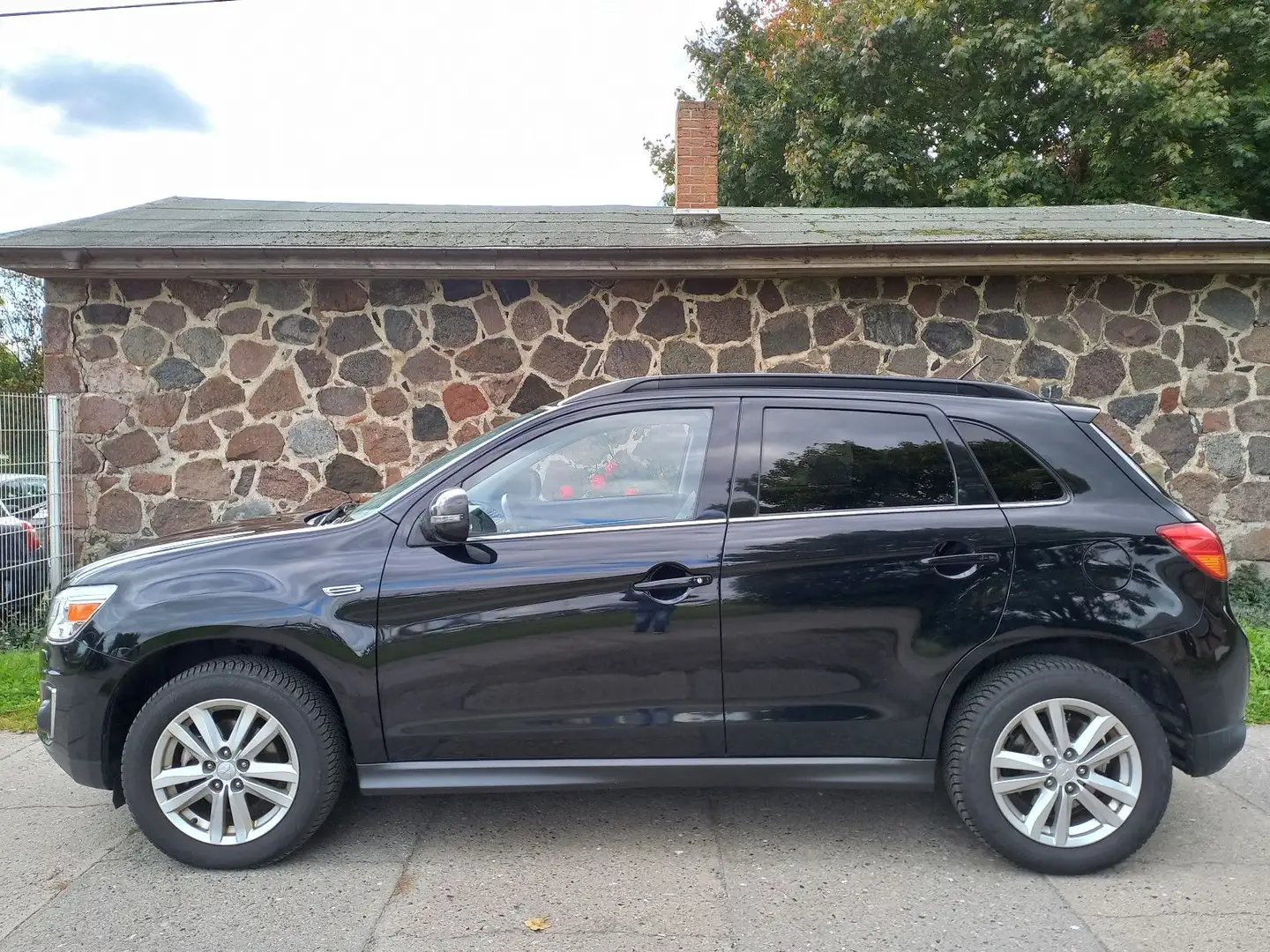 Mitsubishi ASX Instyle 4WD Schwarz - 2