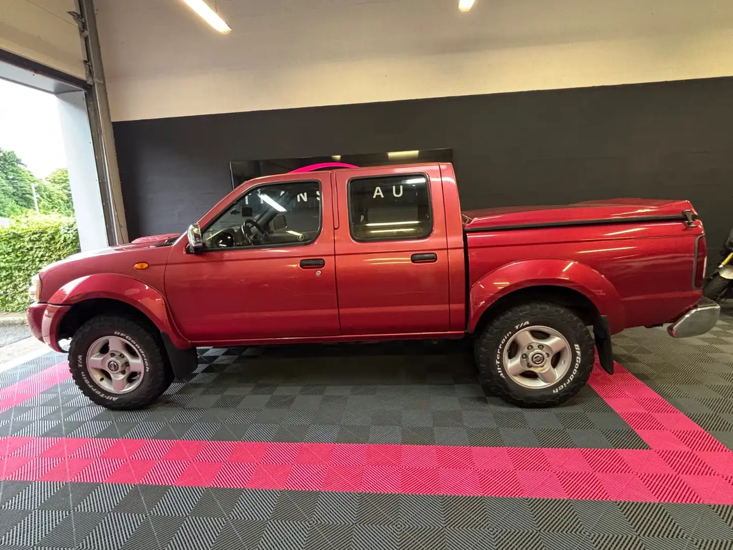 Nissan Navara King Cab Sport 4x2 Rouge - 2