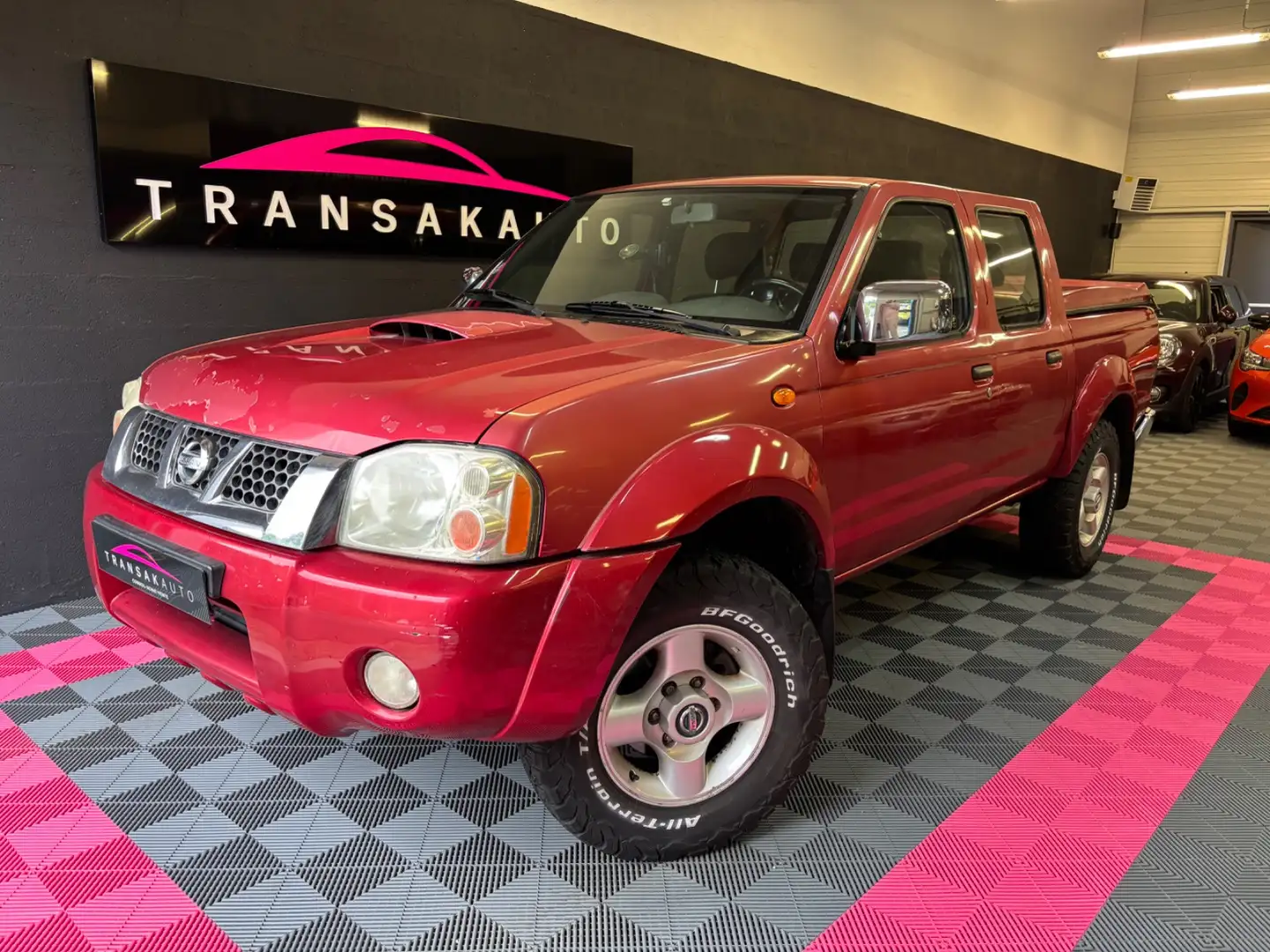 Nissan Navara King Cab Sport 4x2 Rouge - 1