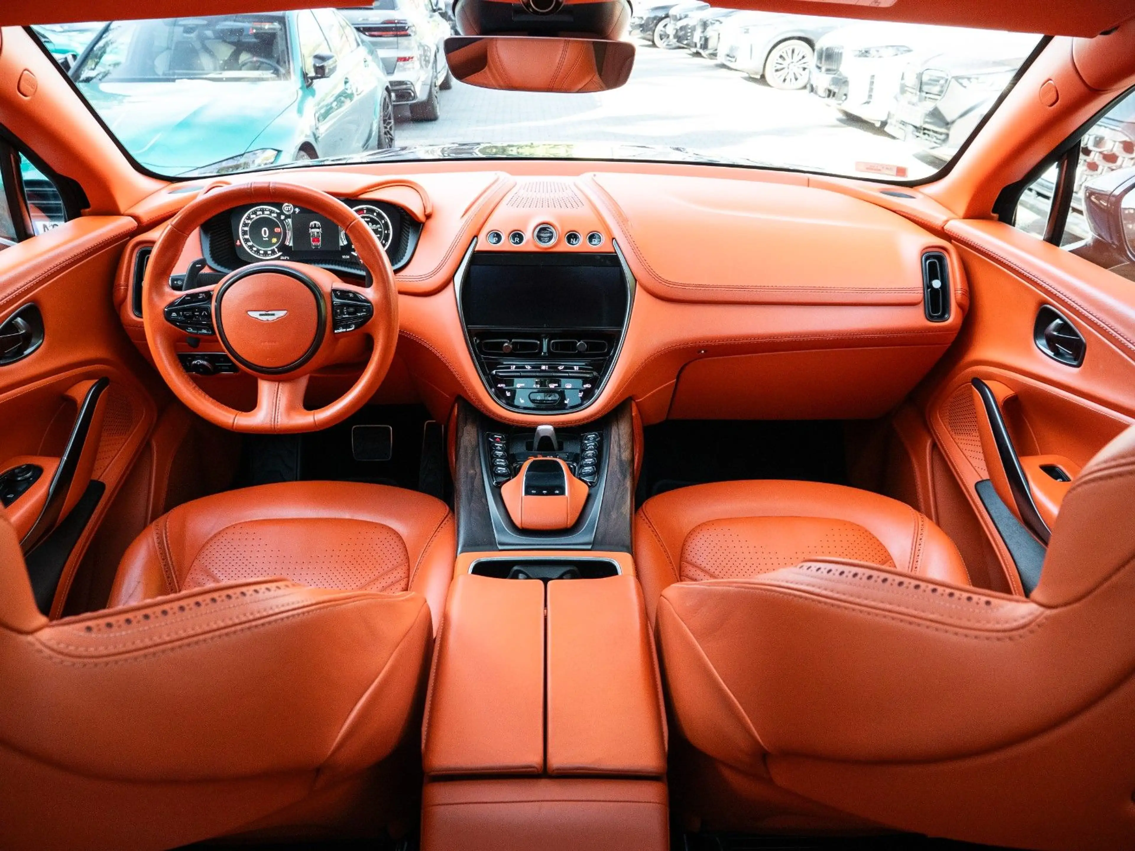 Aston Martin DBX 4.0 V8.VOLLAUSSTATTUNG.LUFTFE.PANO.ACC.360 — photo 13