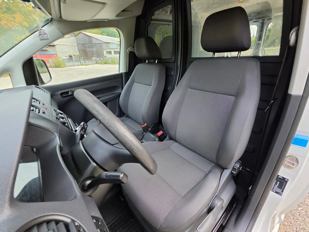 Volkswagen Caddy Maxi Kasten – Bild 12