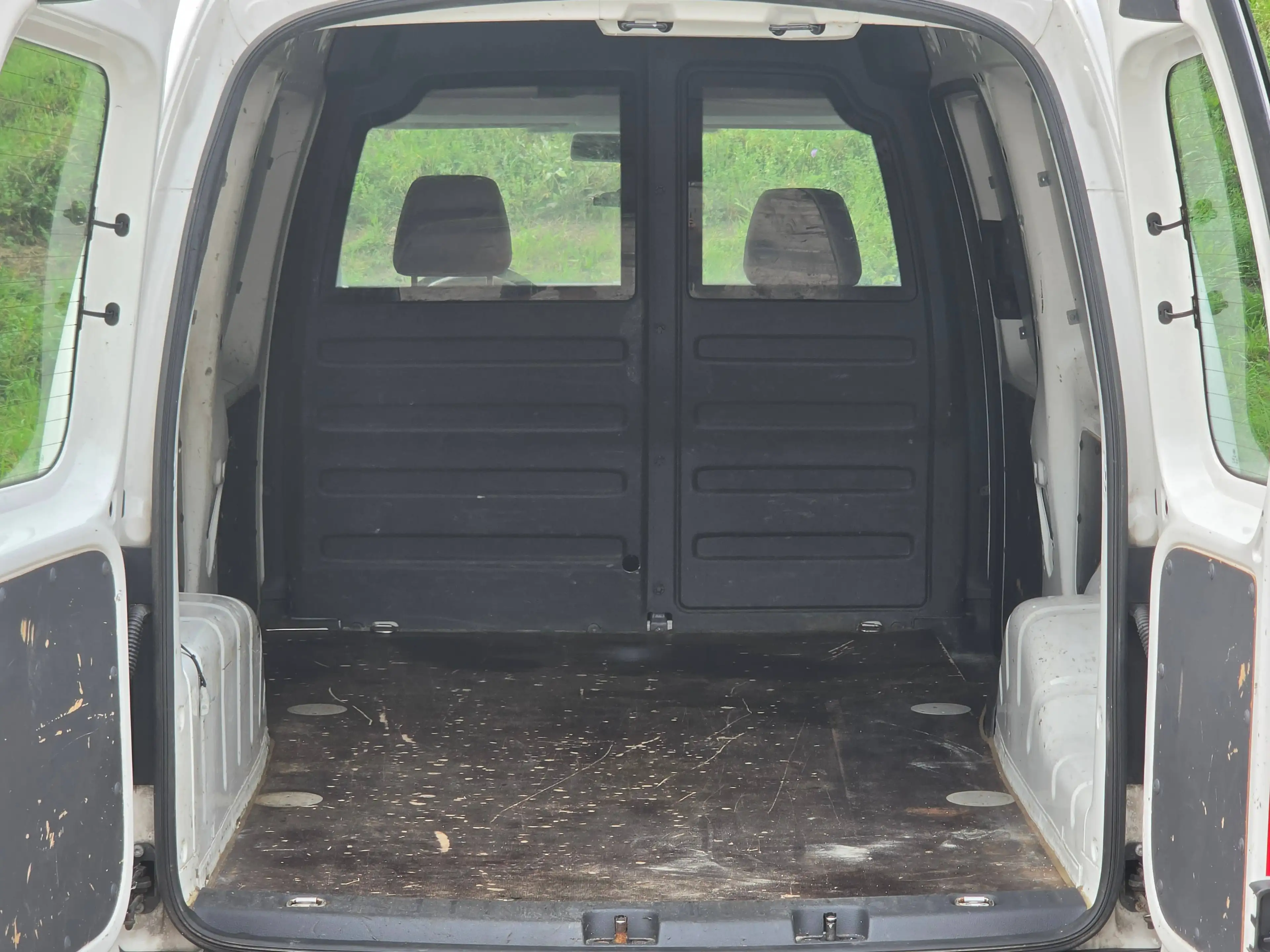 Volkswagen Caddy Maxi Kasten* AHK* Klima* Finanzierung* Gepflegt* — photo 9