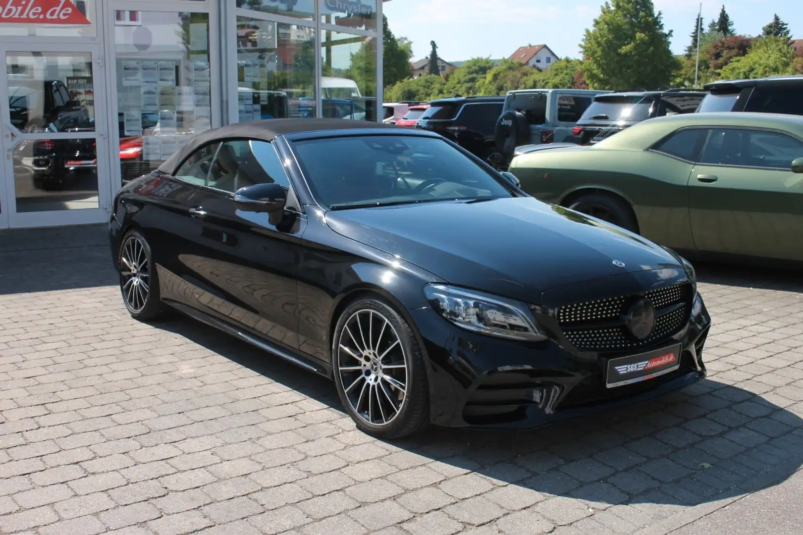 Mercedes-Benz C 400 Cabrio 4Matic Designo 3x AMG Burmester HUD Zwart - 2