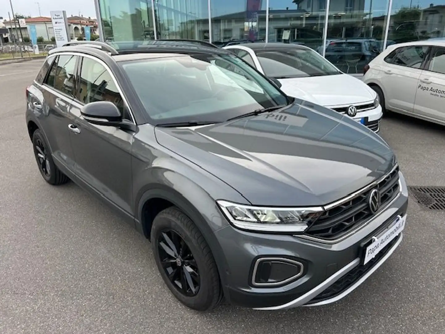 Volkswagen T-Roc 1.5 TSI DSG 150 CV Grigio - 2