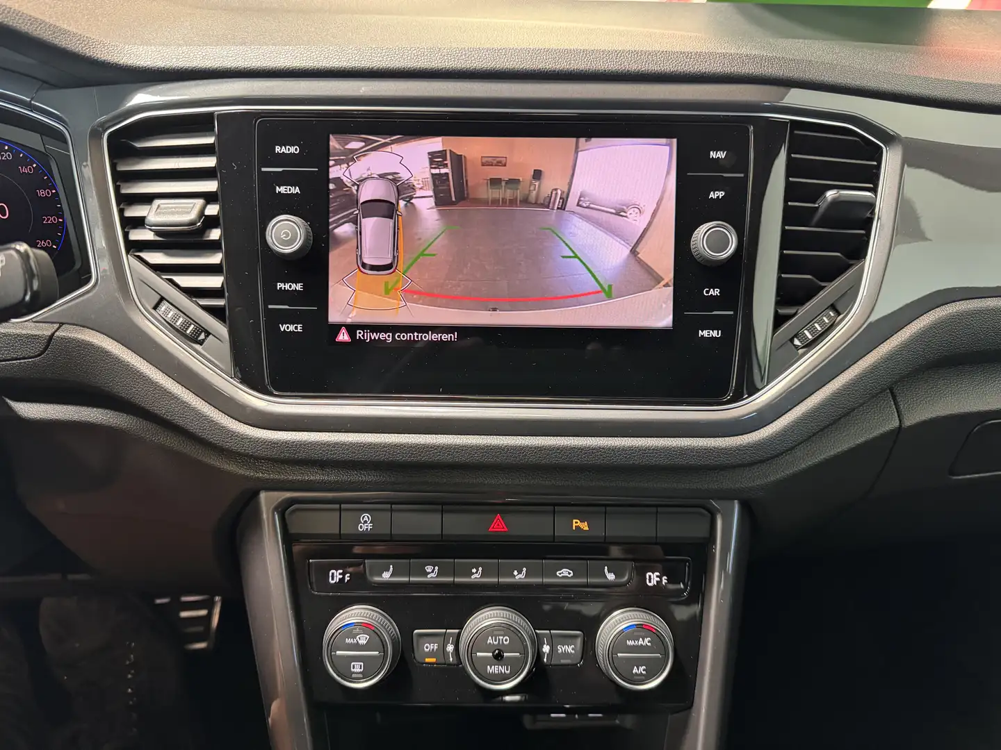 Volkswagen T-Roc 2.0 TSI 4Motion  OPF DSG * Pano - dak * trekhaak ! Blanc - 2