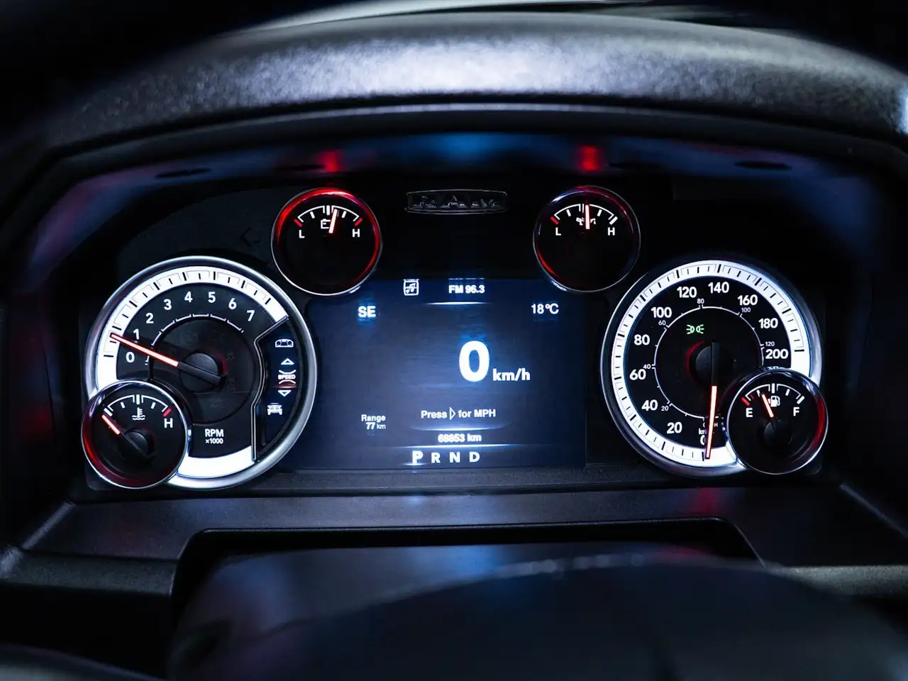 RAM 1500 снимка RAM 1500