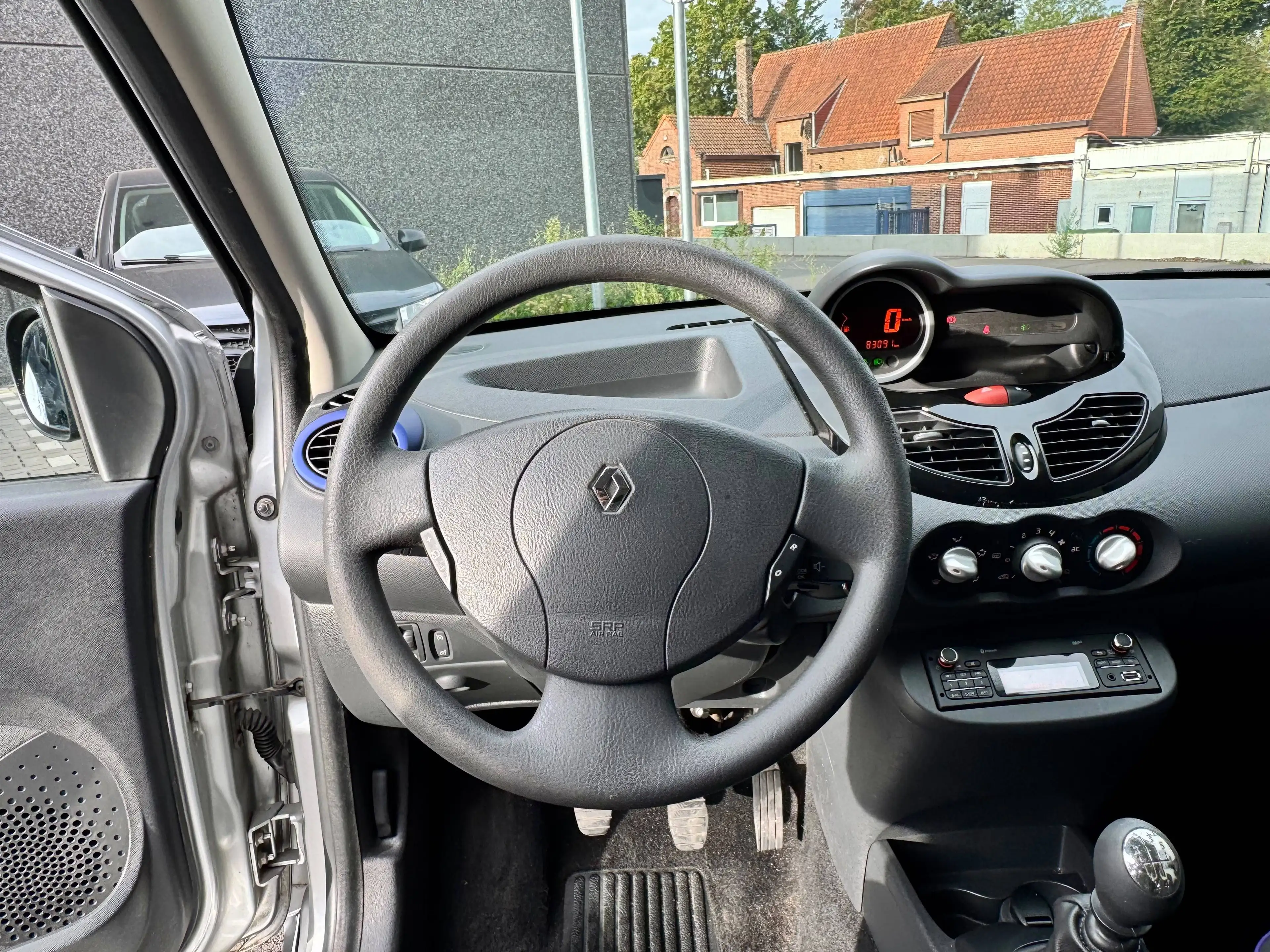 Renault Twingo Twingo 1.2i LEv 20th Anniversary — photo 15