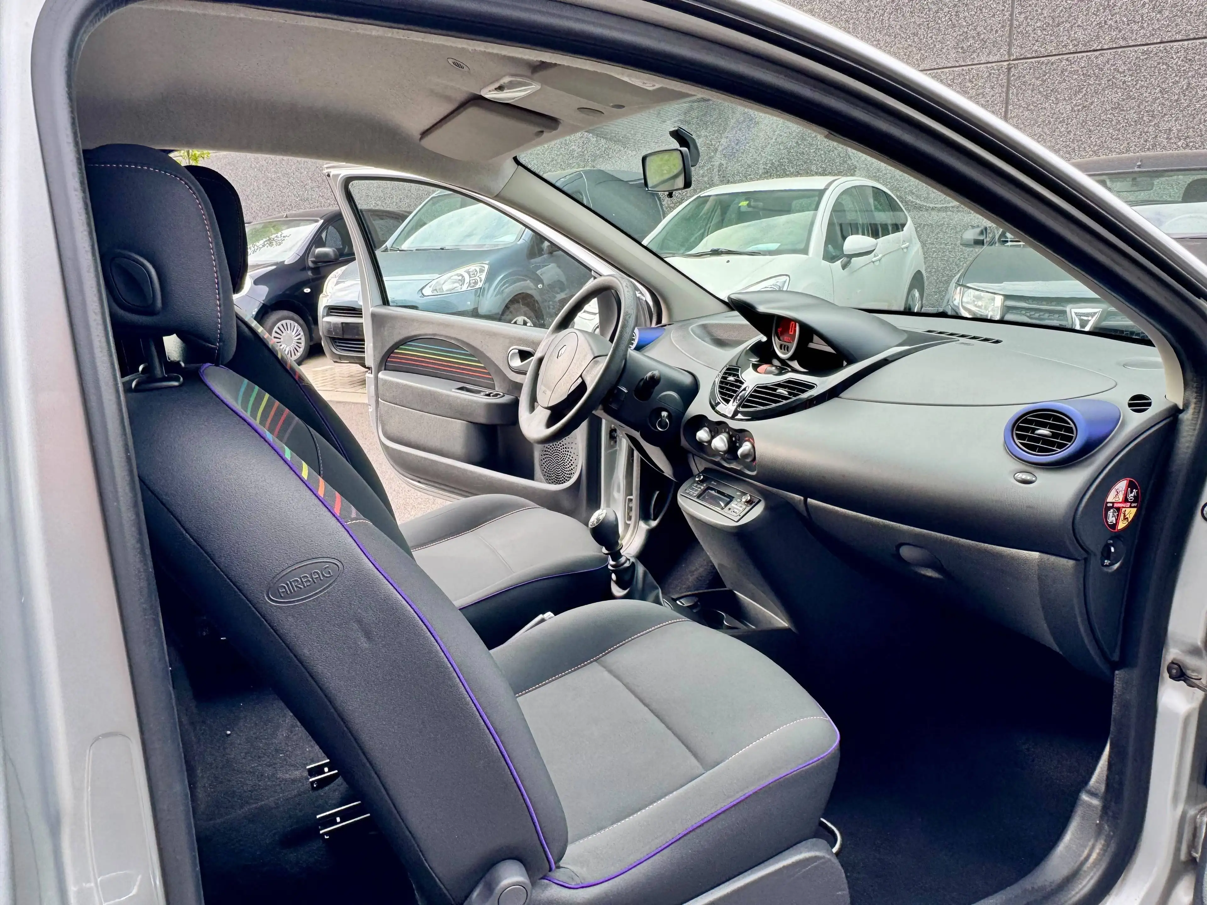 Renault Twingo Twingo 1.2i LEv 20th Anniversary — photo 11