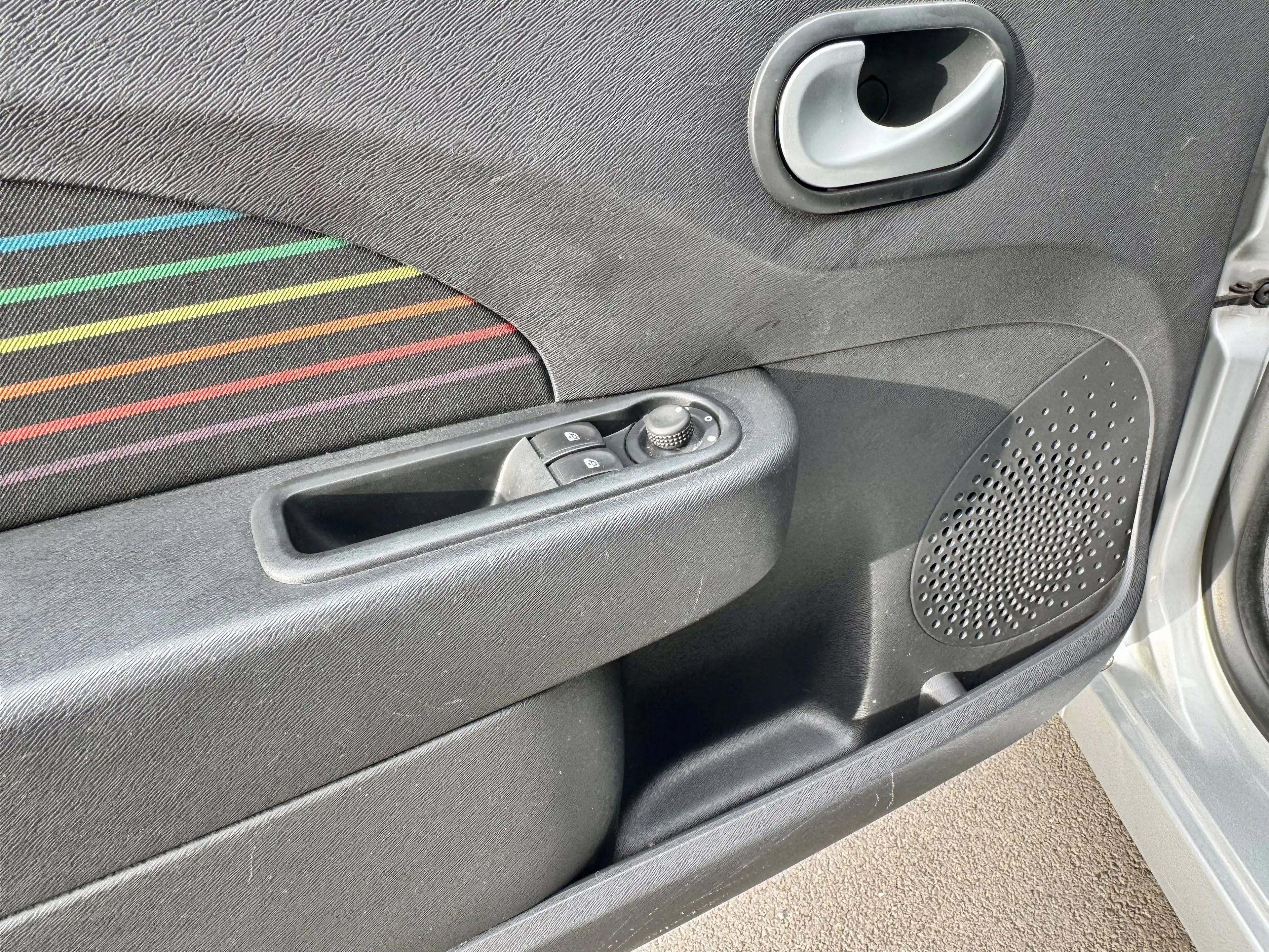 Renault Twingo Twingo 1.2i LEv 20th Anniversary — photo 12