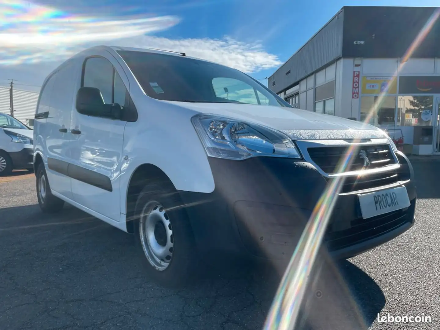 Peugeot Partner 1.6 bluehdi 100 premium pack standart Bílá - 2