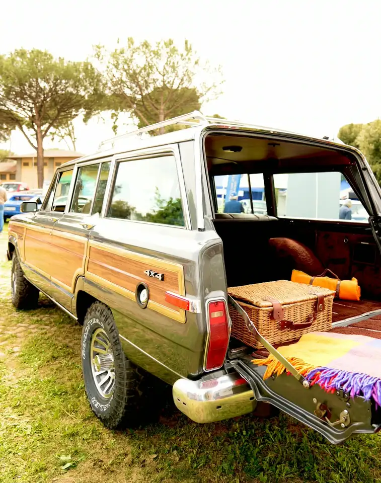 Jeep Wagoneer, foto 2
