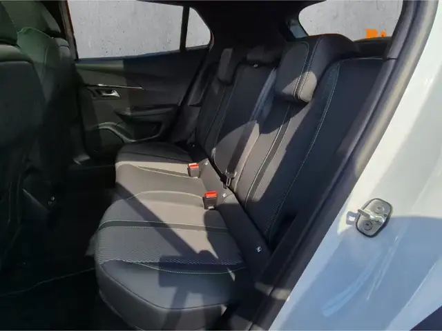 Peugeot 2008 view 8