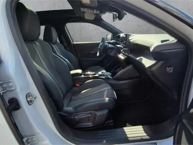 Peugeot 2008 view 13