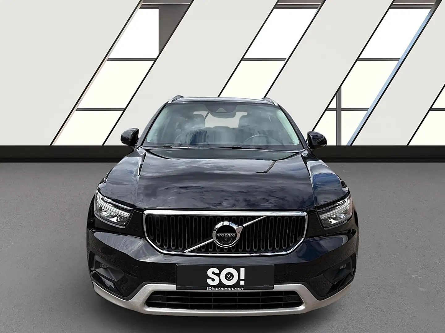 Volvo XC40 D3 Momentum Pro Geartronic Schwarz - 2