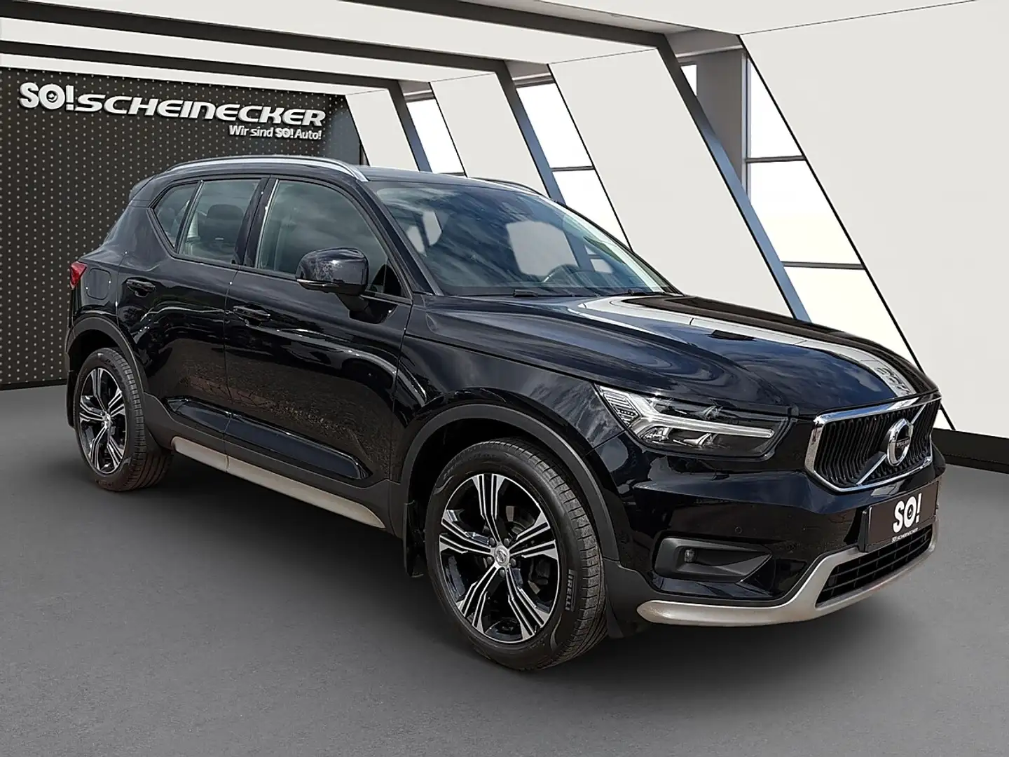 Volvo XC40 D3 Momentum Pro Geartronic Schwarz - 1