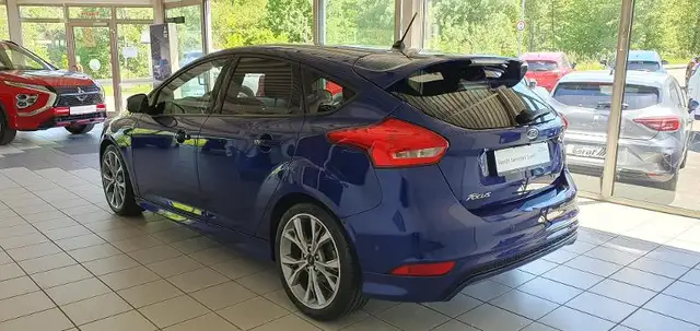 Ford Focus view 5