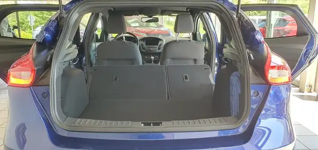 Ford Focus view 14